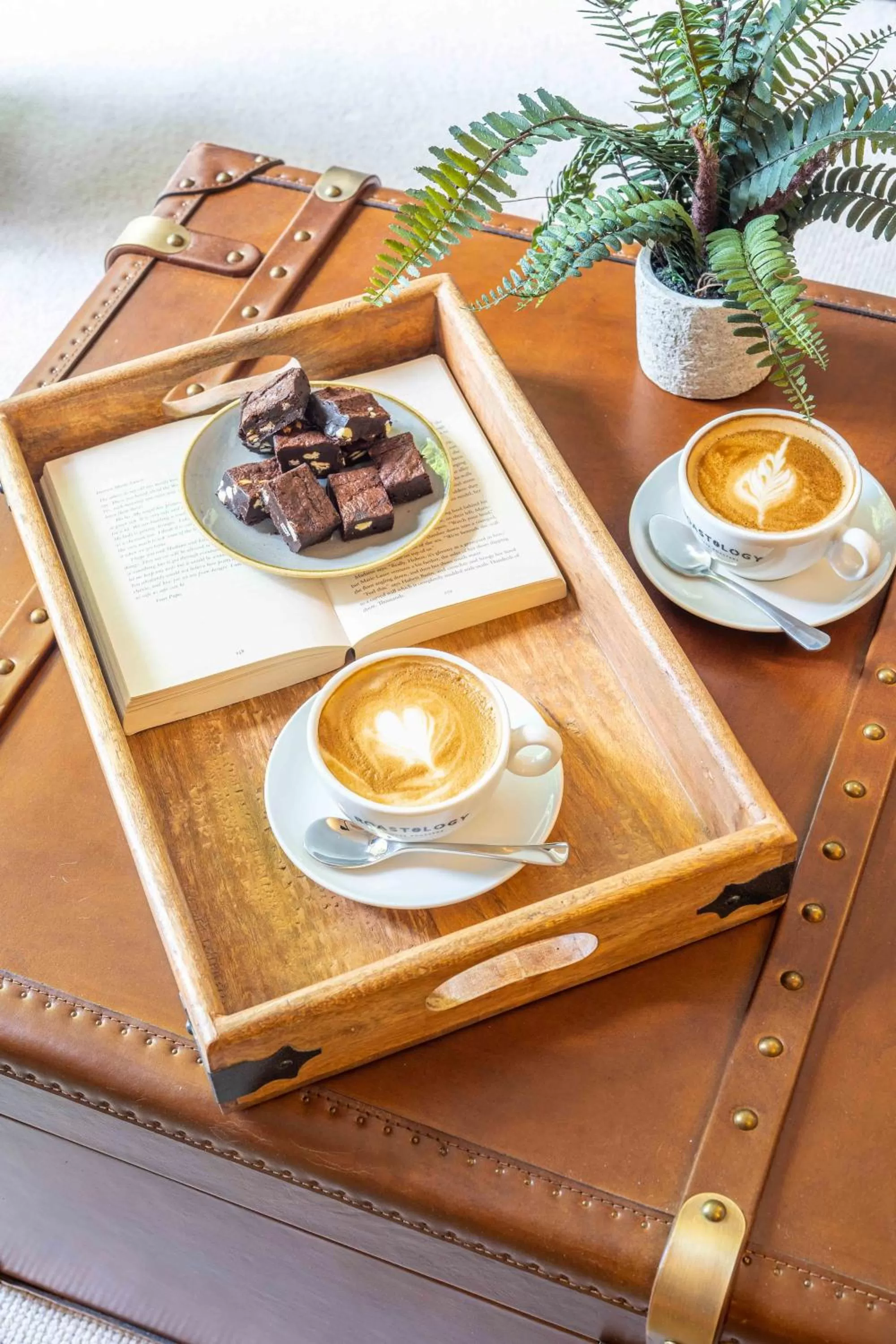 Breakfast in Hartford Hall on School Lane