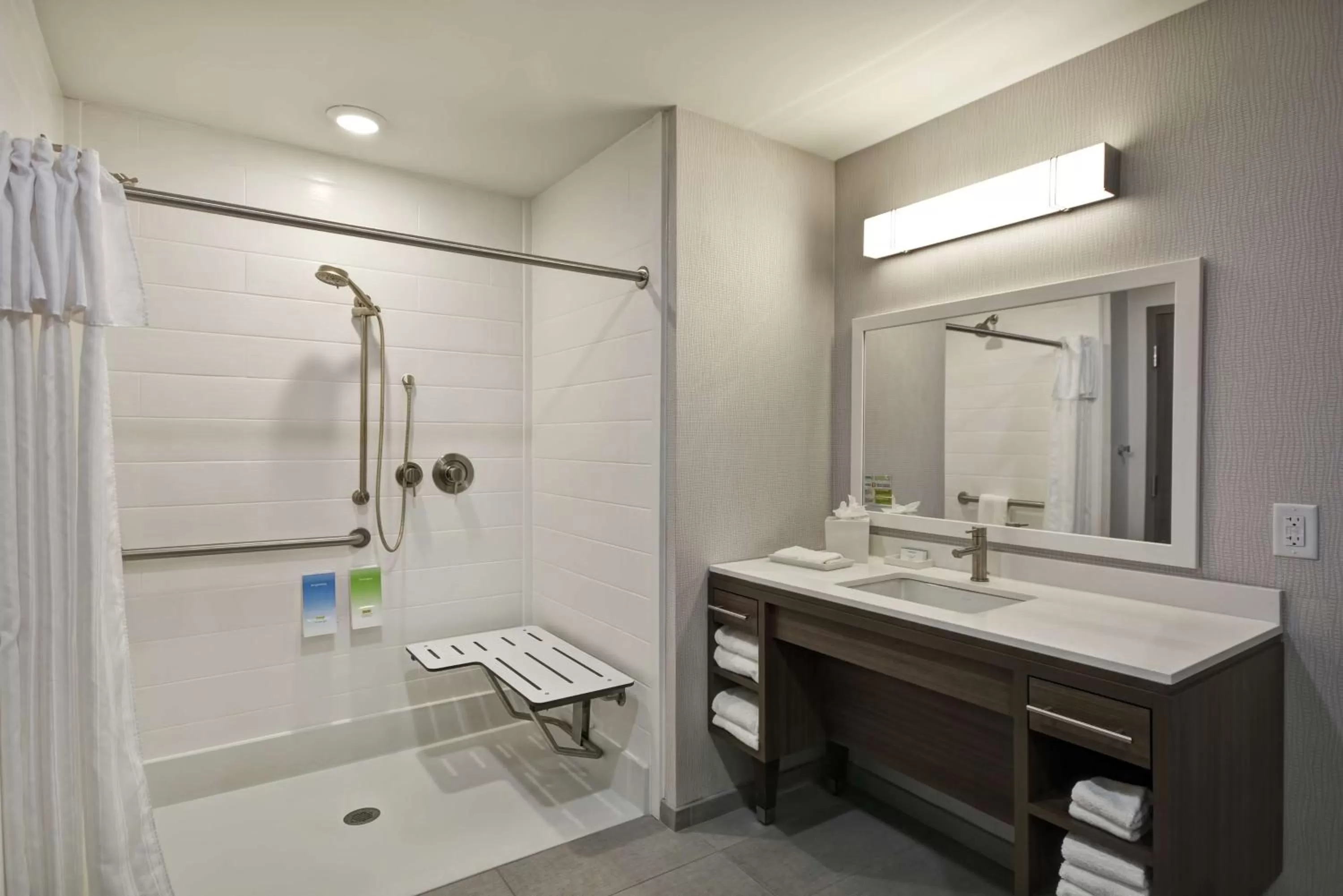Bathroom in Home2 Suites By Hilton Atlanta Lithia Springs