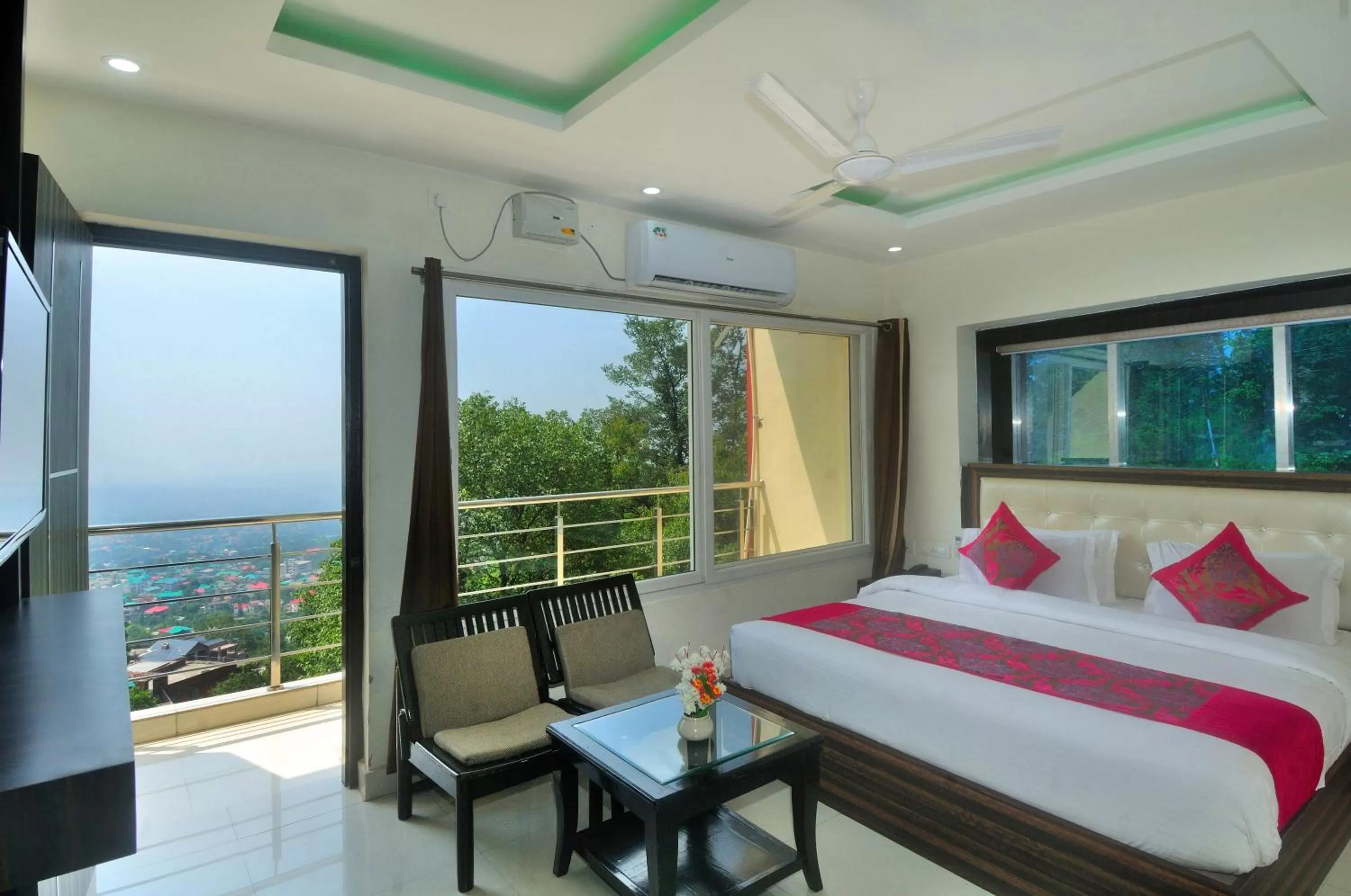 Bedroom, Bed in Hotel Bliss Valley - Hotel in Dharamshala