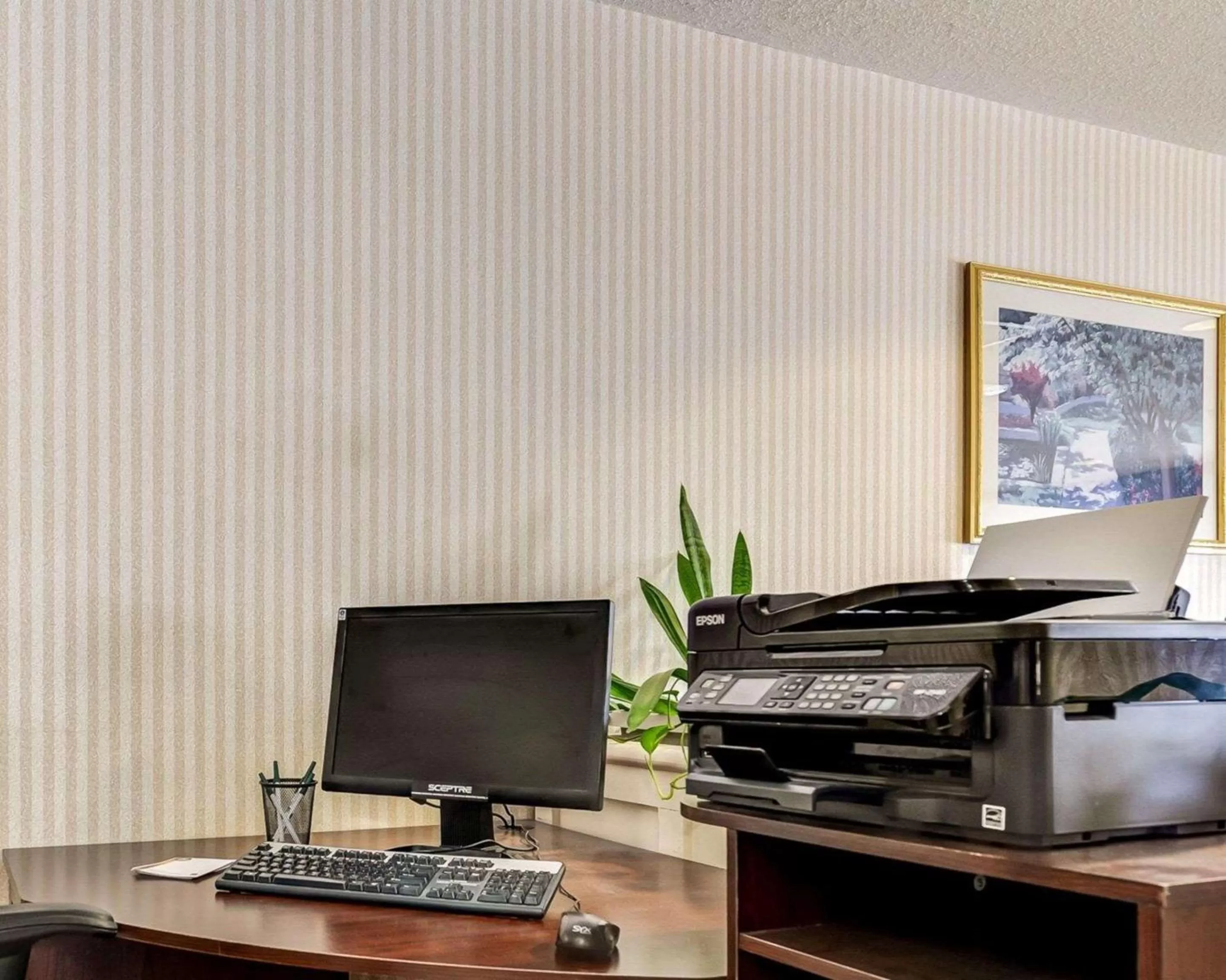 On site in Quality Inn Spring Mills - Martinsburg North