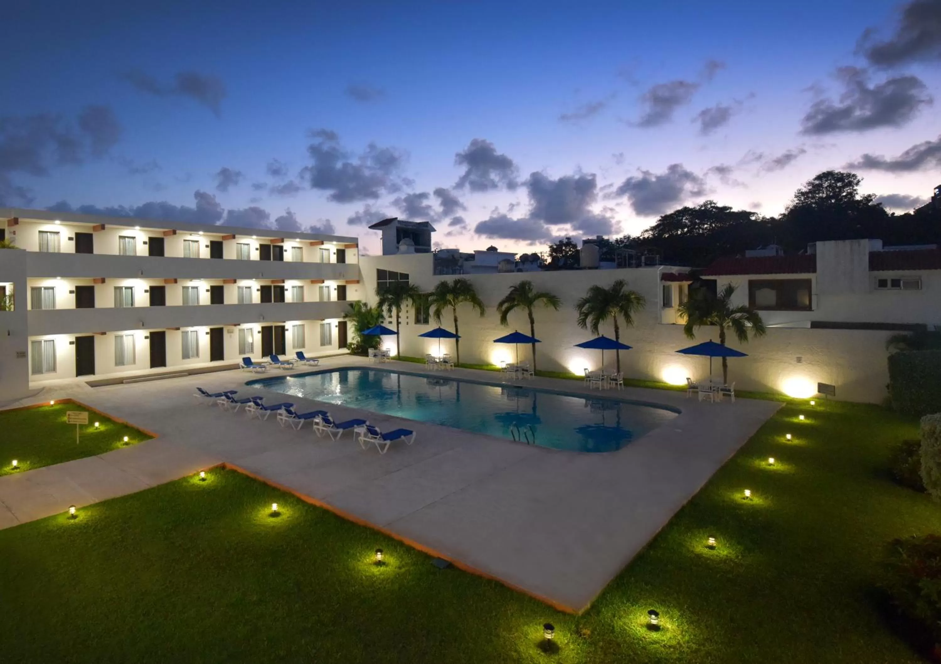 Swimming pool in Hotel Bonampak