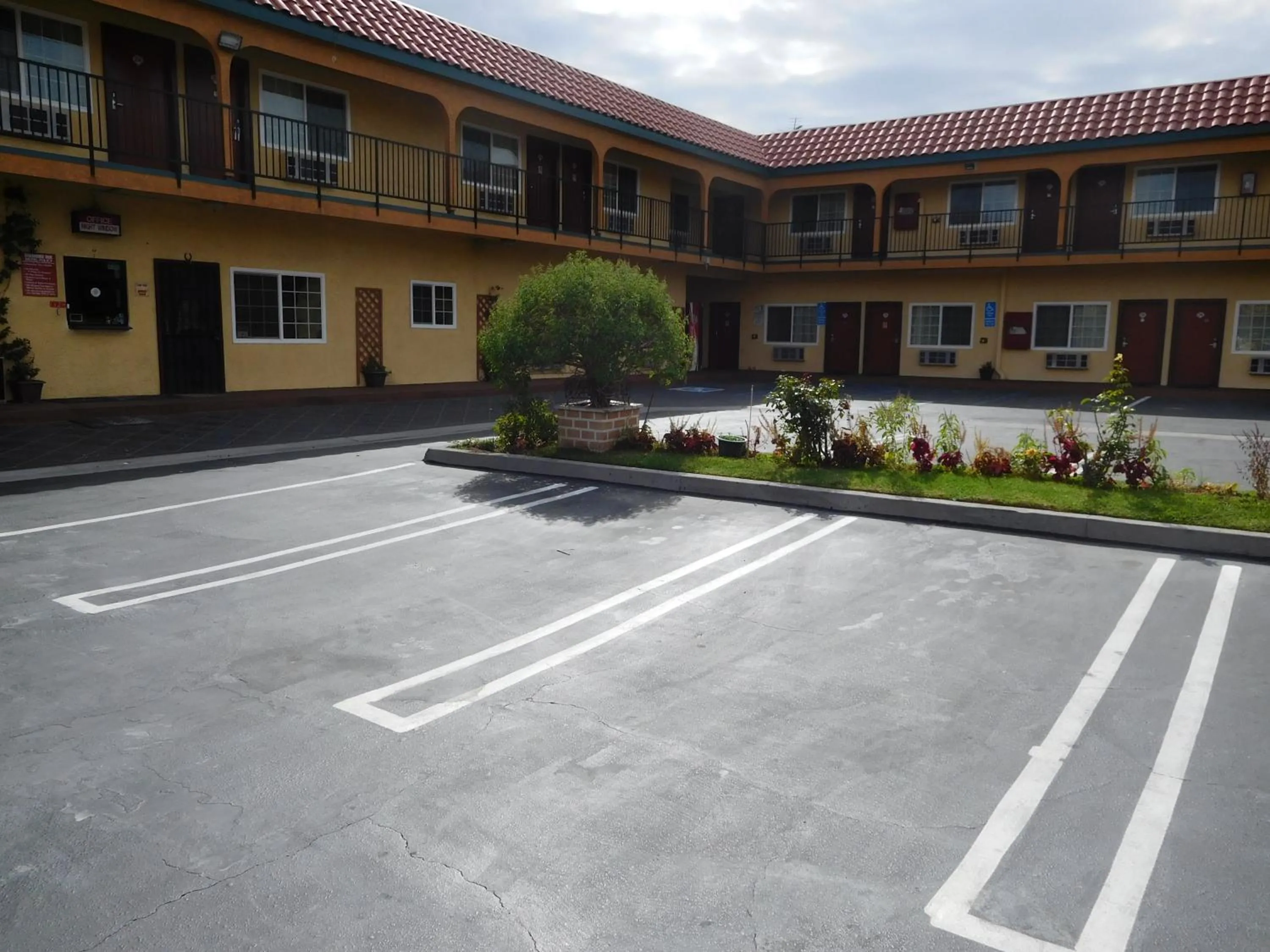 Property building in Diamond Inn