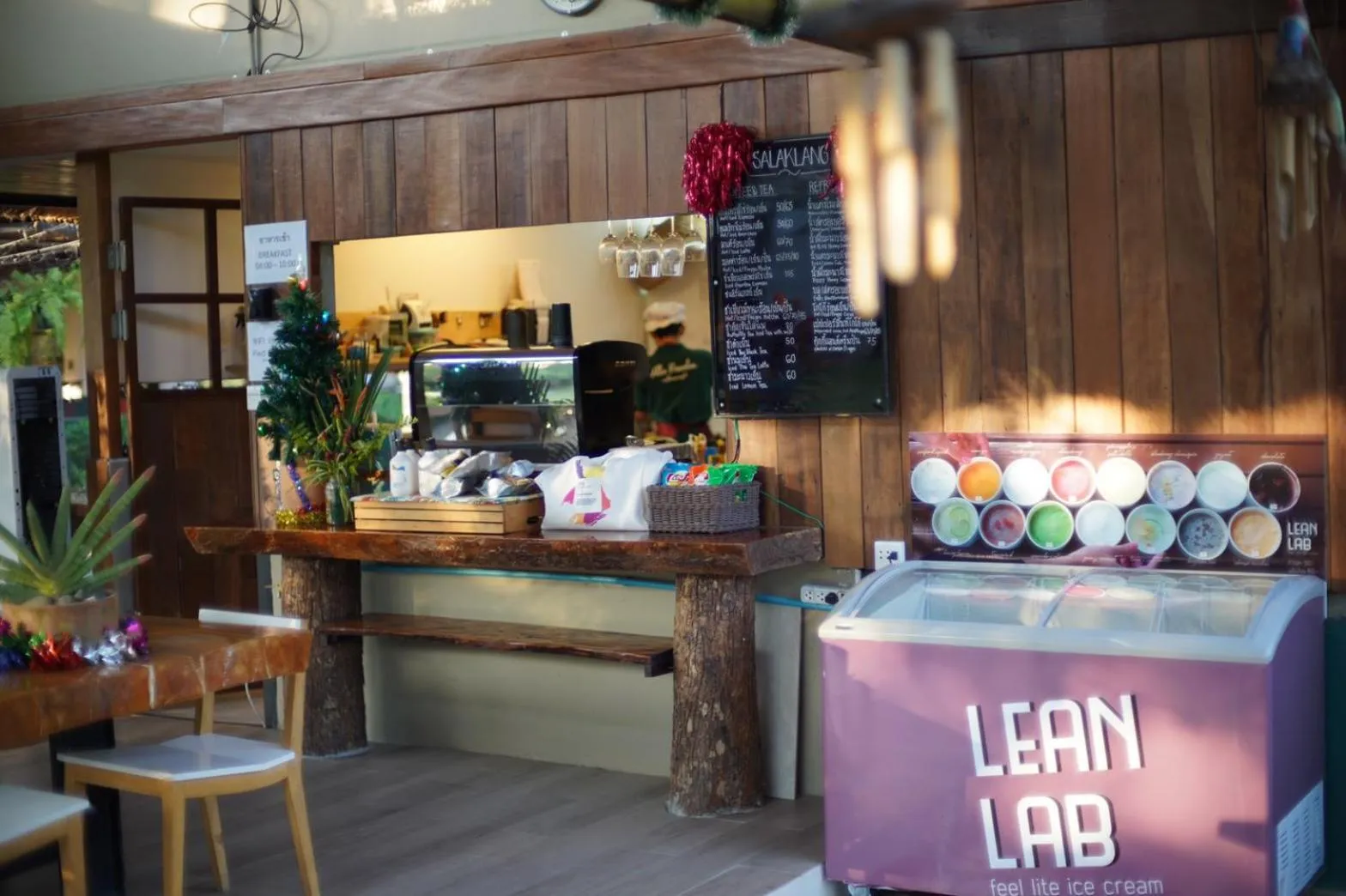 Kitchen or kitchenette in Villa Panalai