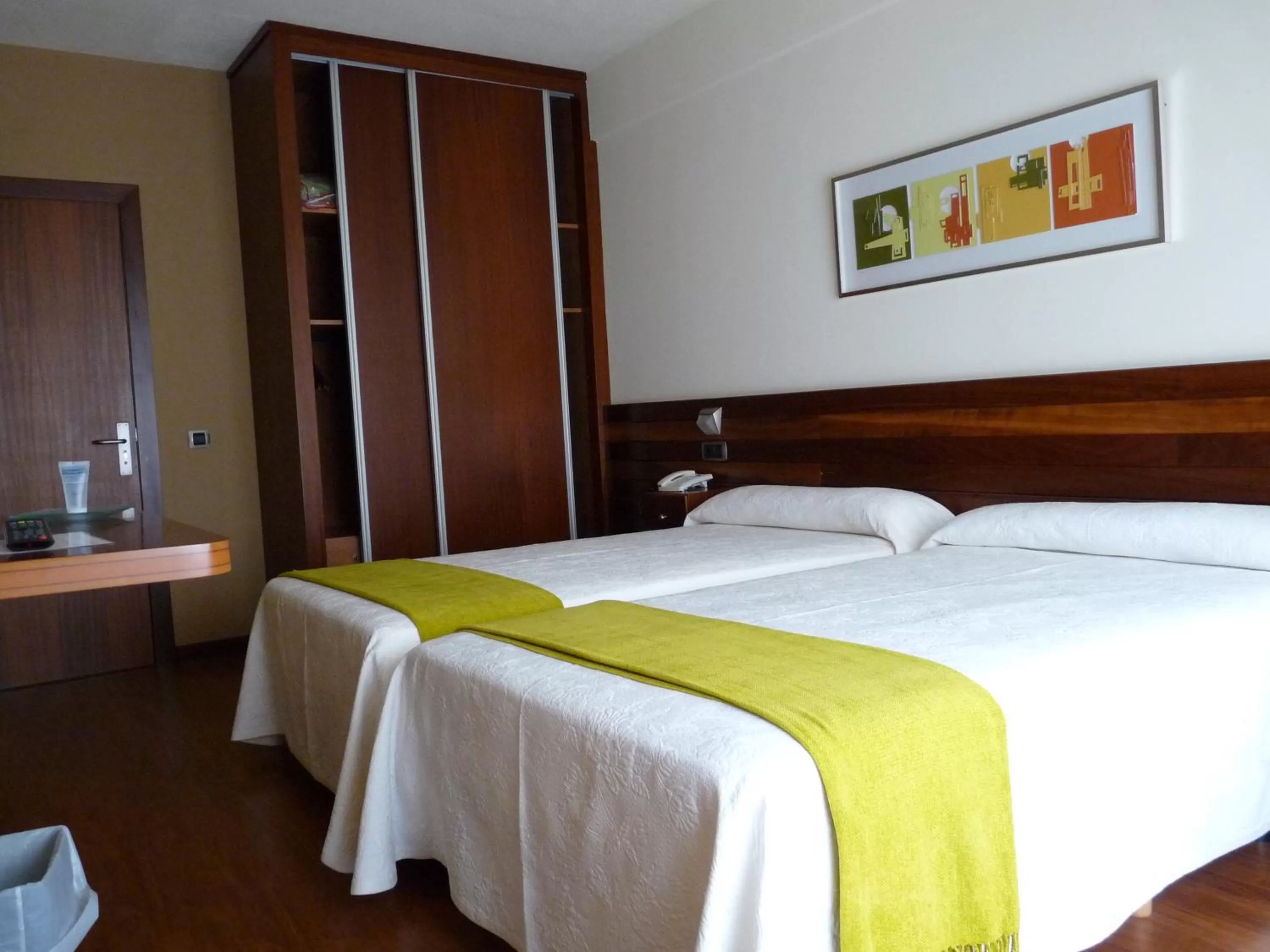 Photo of the whole room, Bed in Hotel Restaurante San Anton