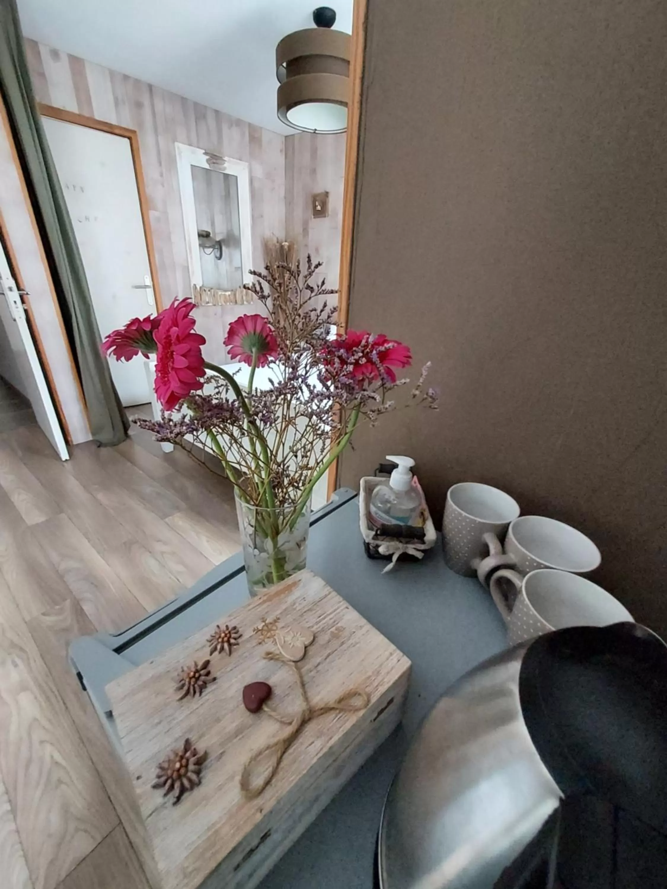 Coffee/tea facilities, Seating Area in Le Patio de Luchon