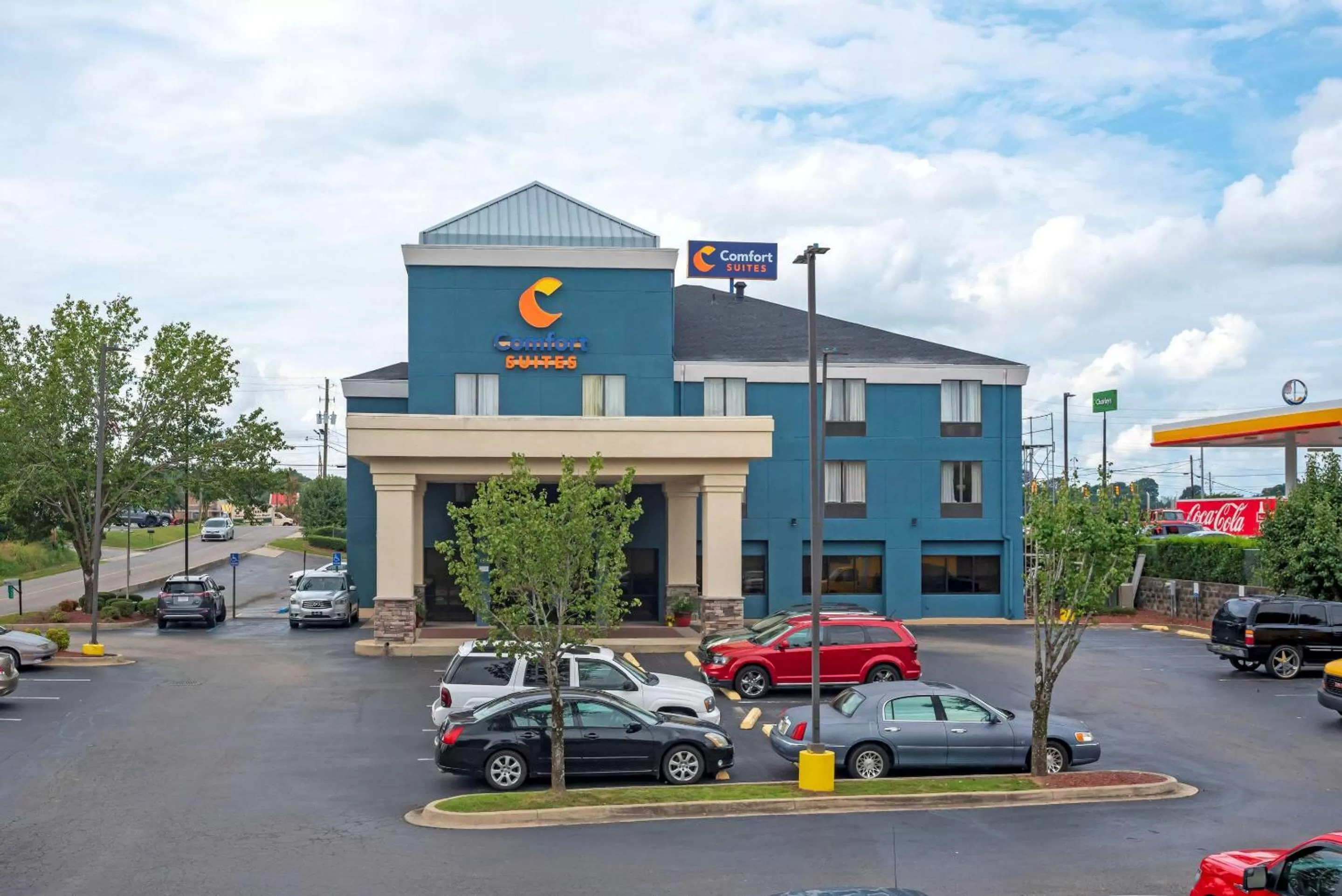 Property building in Comfort Suites Fultondale I-65 near I-22