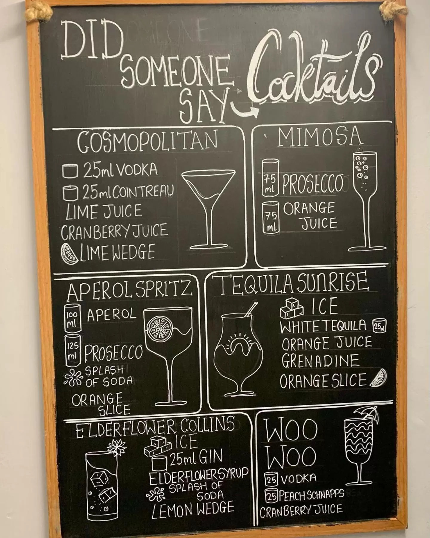 Drinks in The Ilchester Arms Hotel, Ilchester Somerset