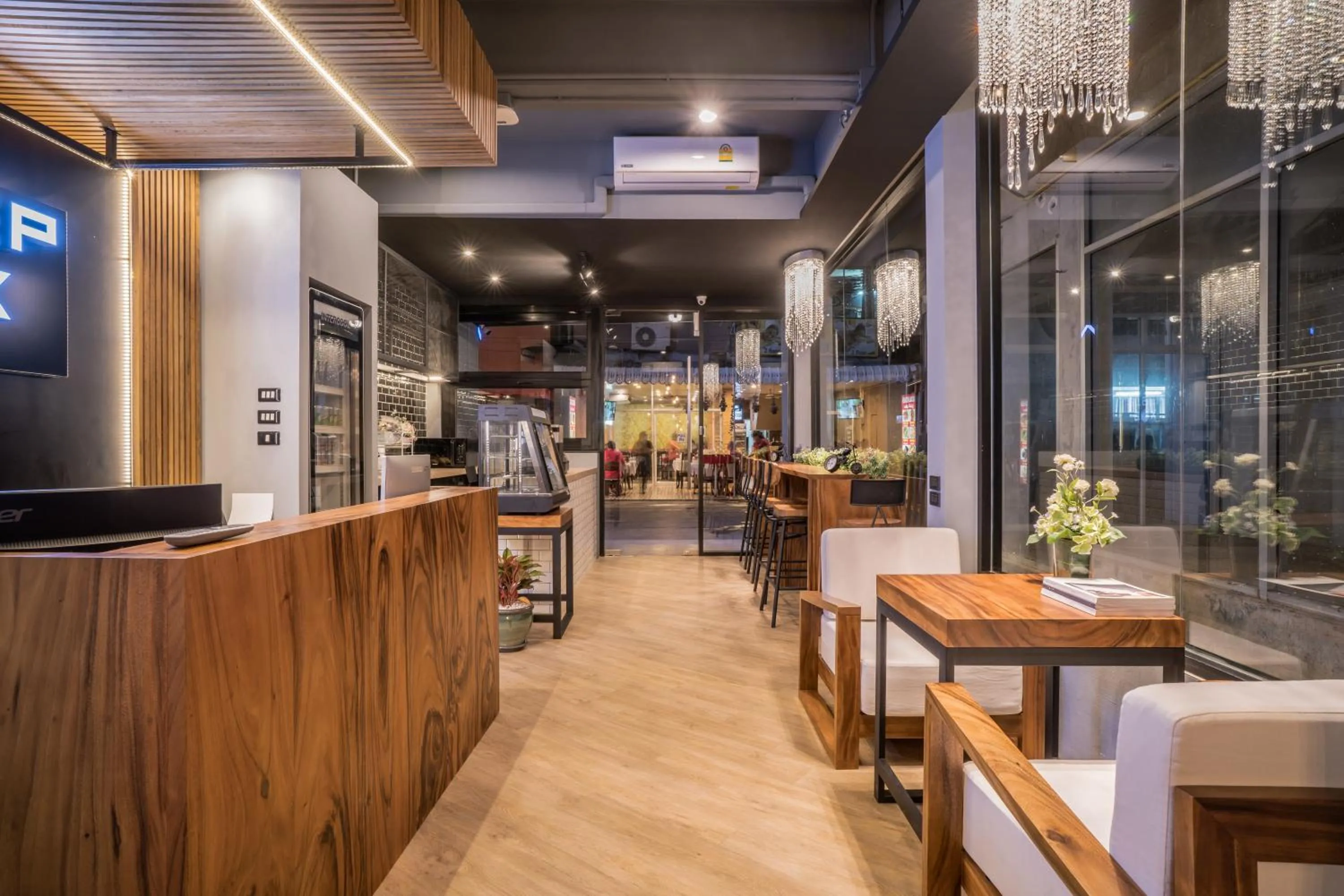 Lobby or reception in Sleep Box Patong Hostel