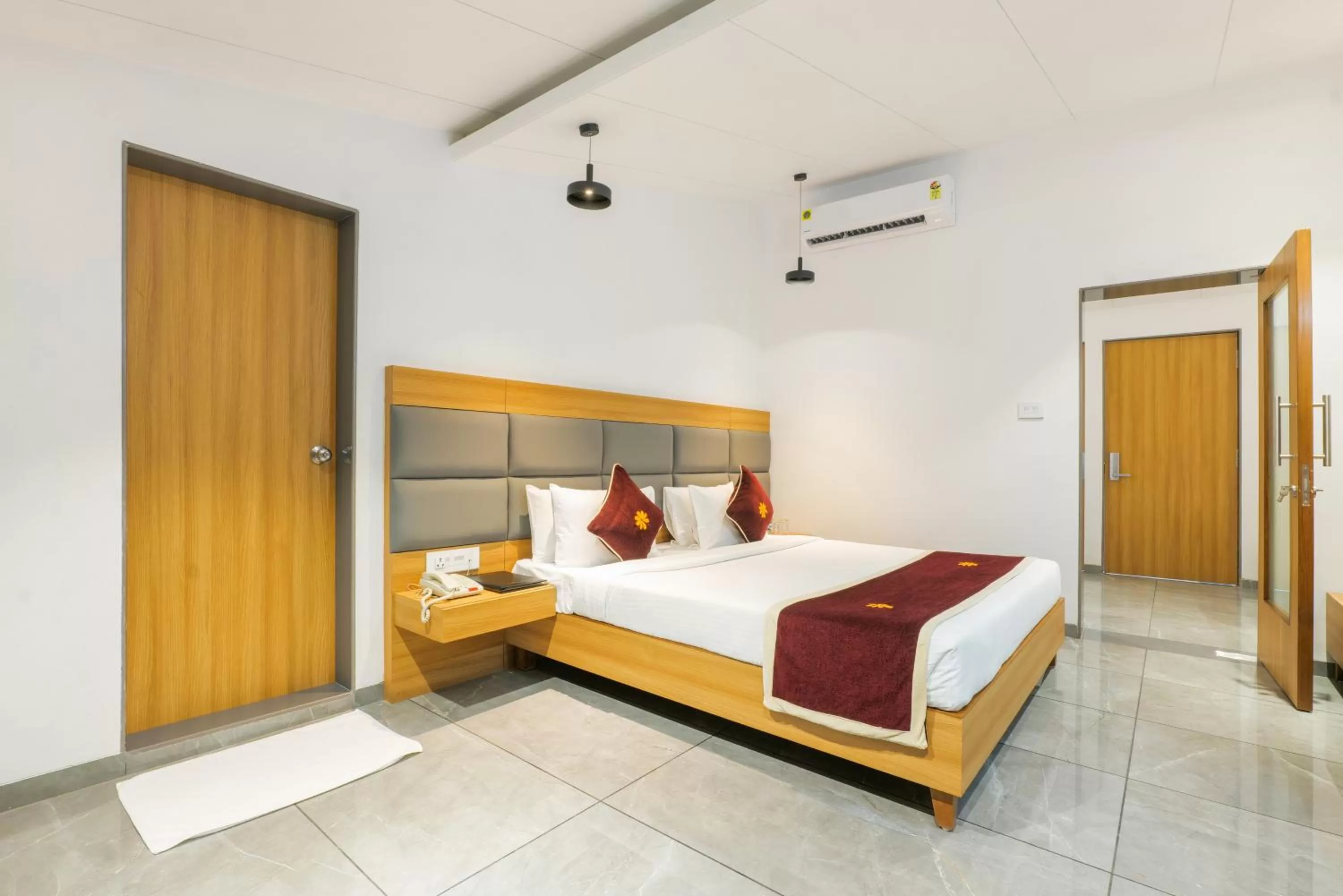 Bed in Gold Beach Villa