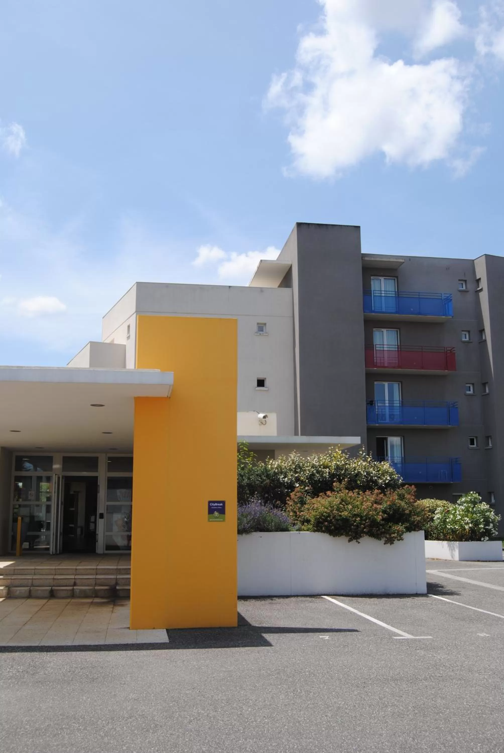 Facade/entrance in Résidence Columba - Apparts meublés Agen Sud