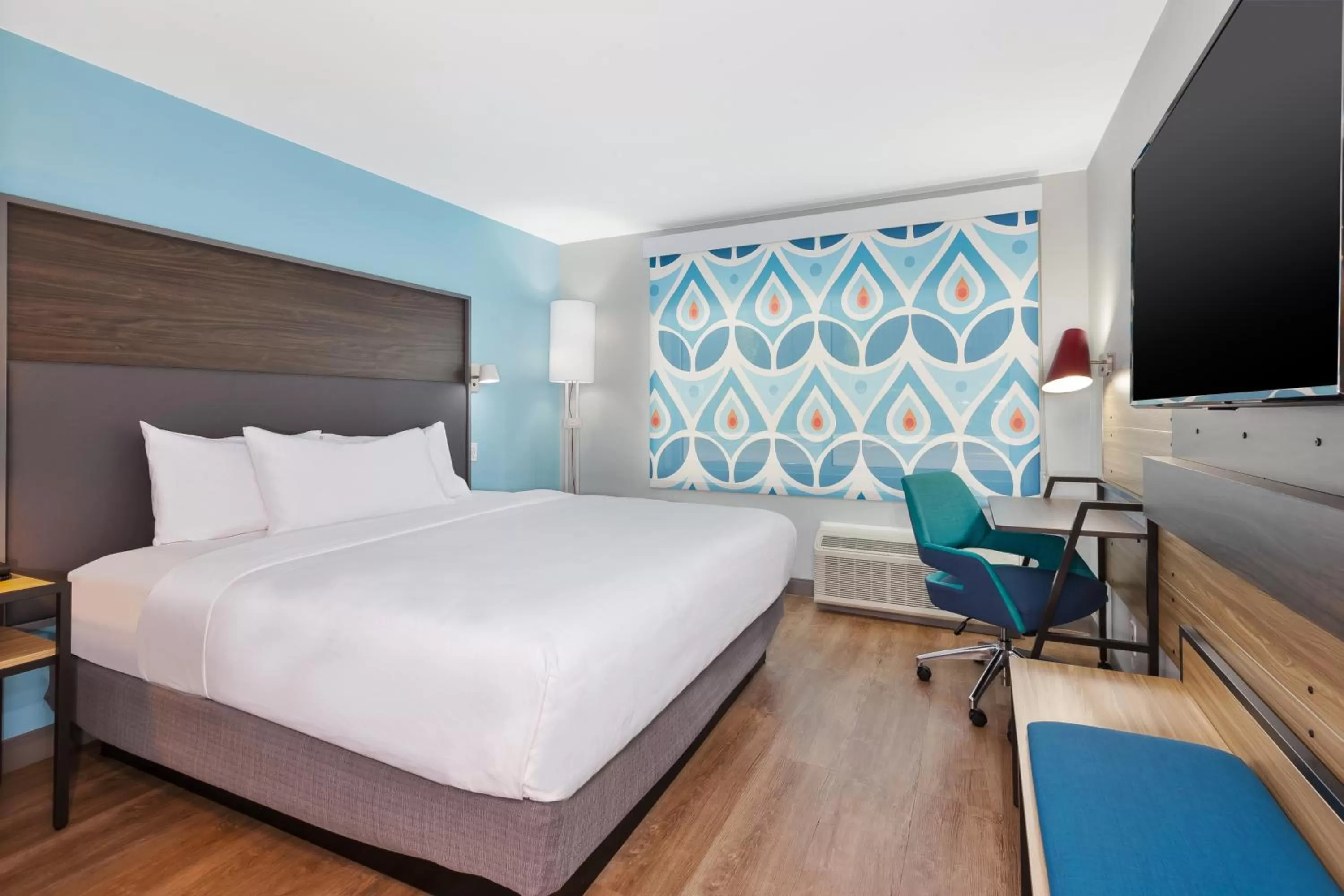 Bed in Tru By Hilton Comstock Park Grand Rapids, MI