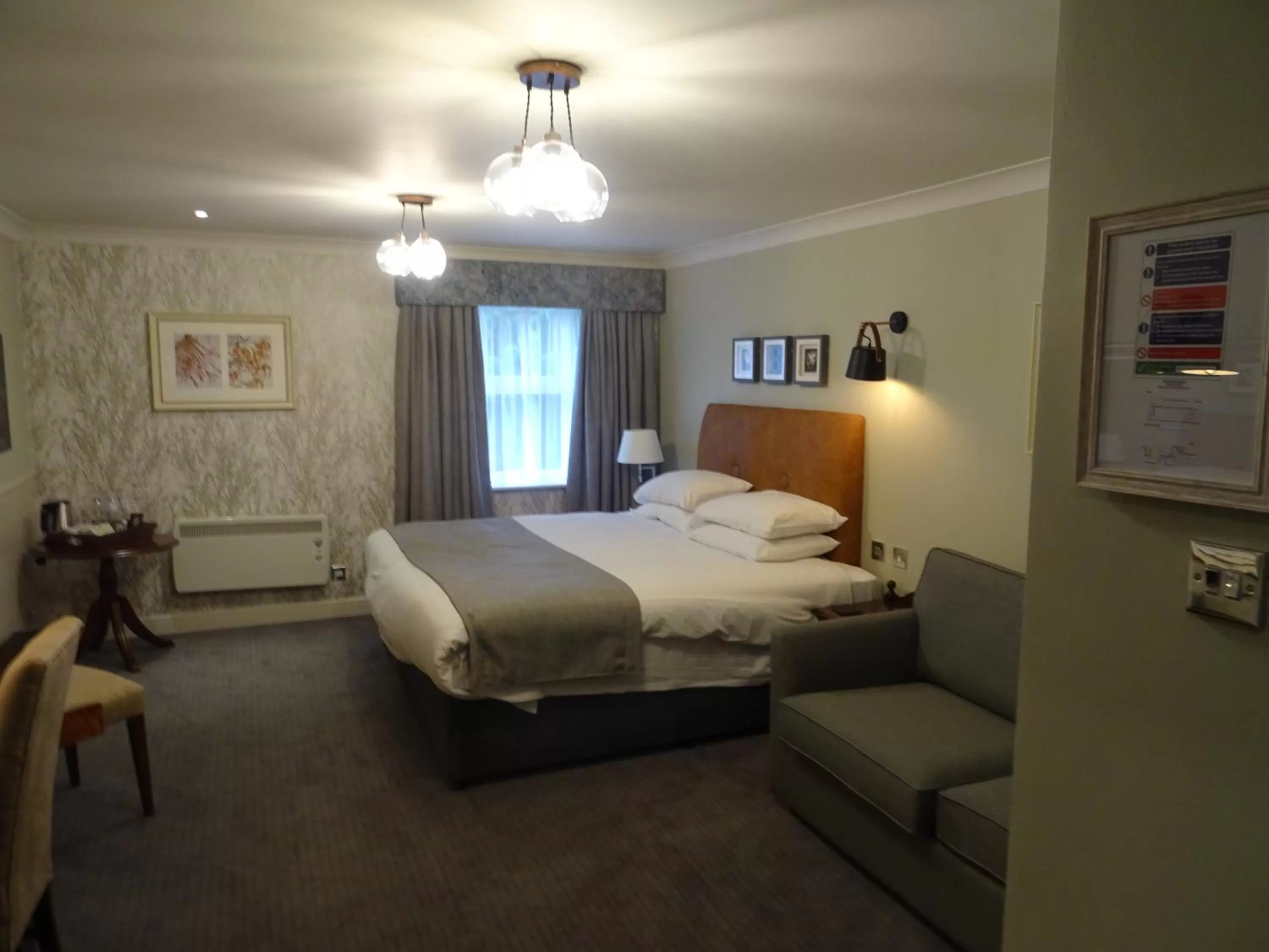 Photo of the whole room, Bed in The Belmore