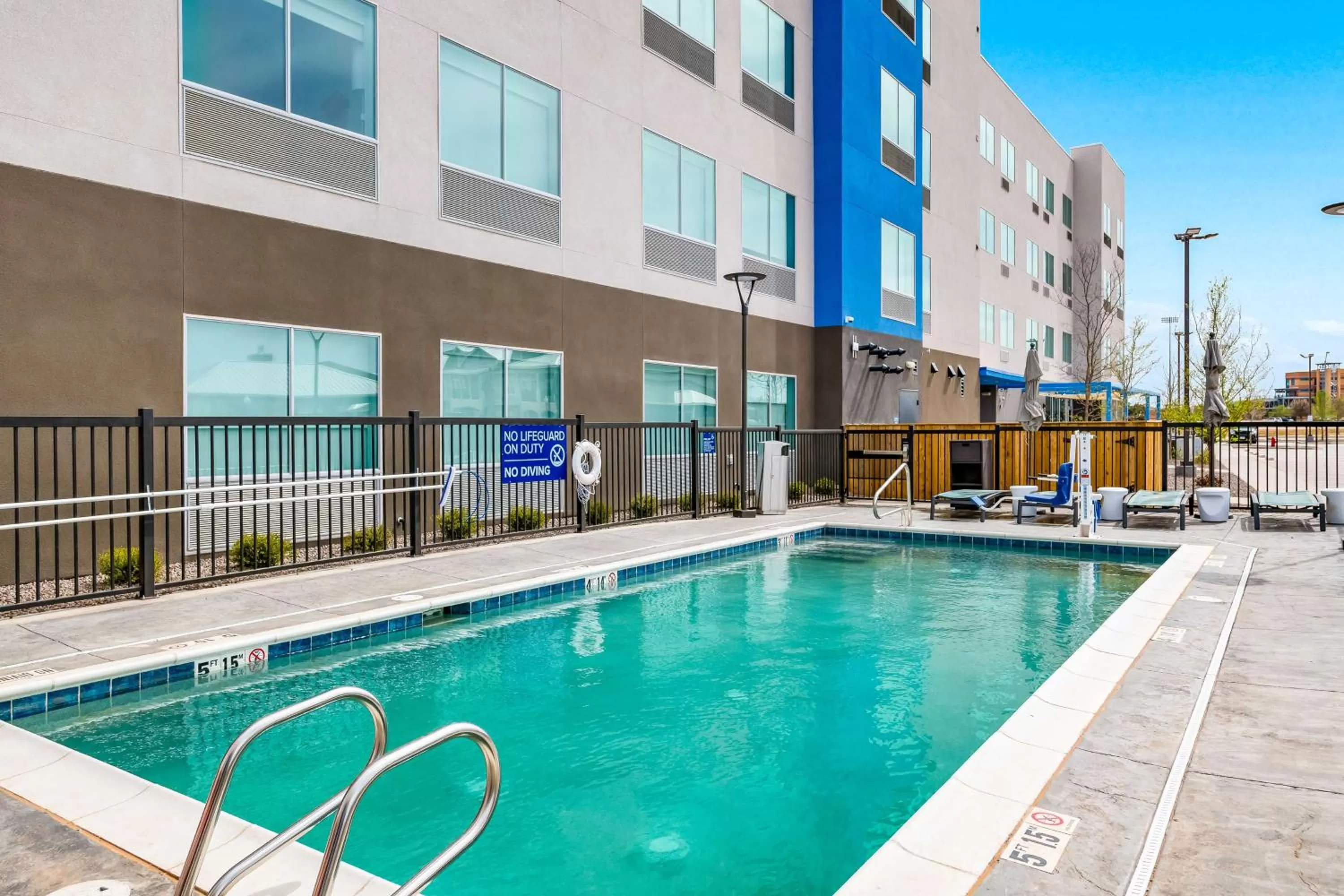 Swimming pool in Tru By Hilton Midland, Tx