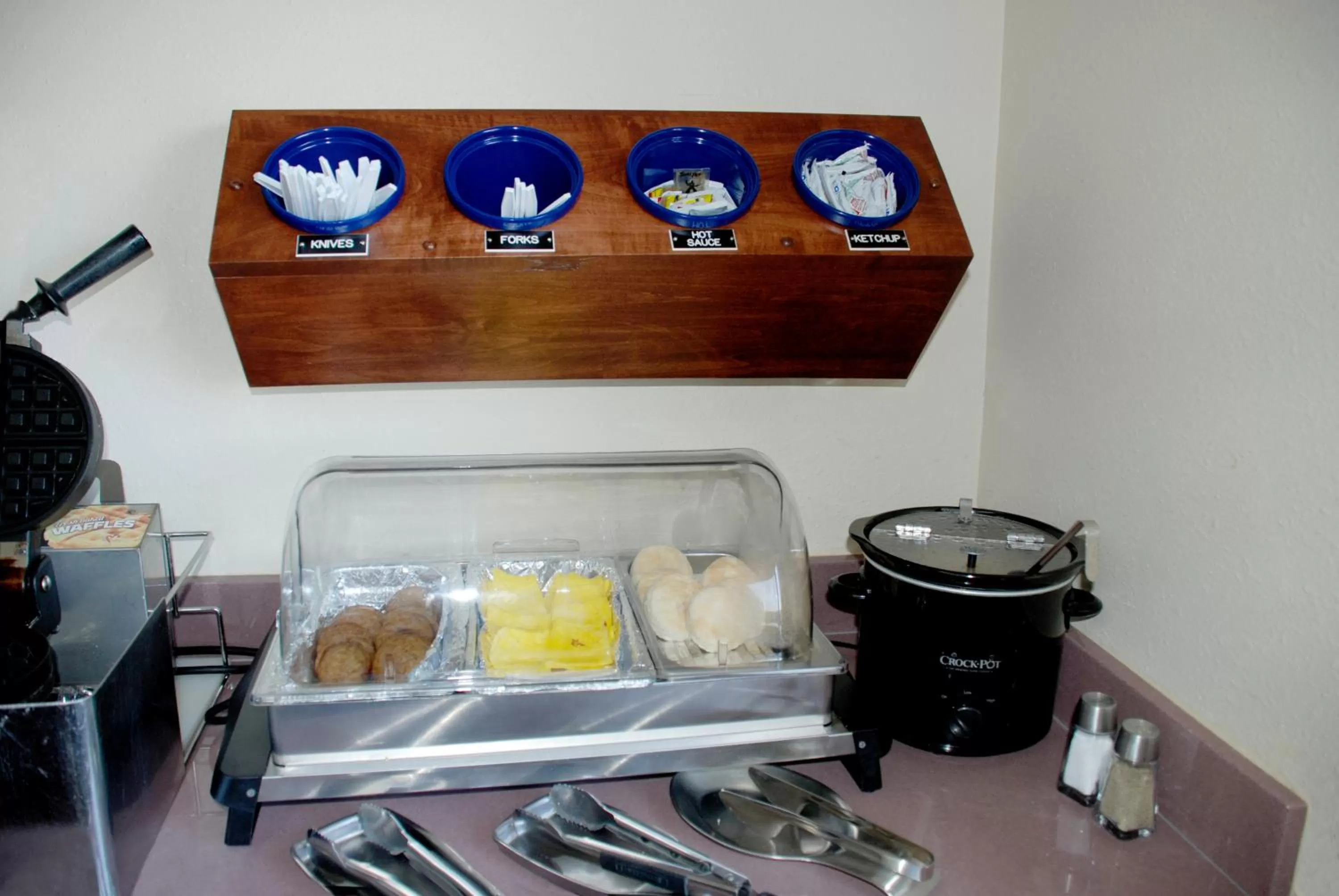 American breakfast in Days Inn by Wyndham Dyersburg