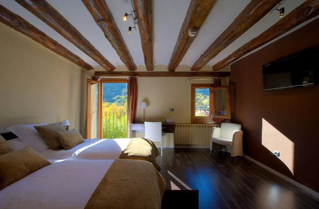 Balcony/Terrace, Bed in Hotel Cotori