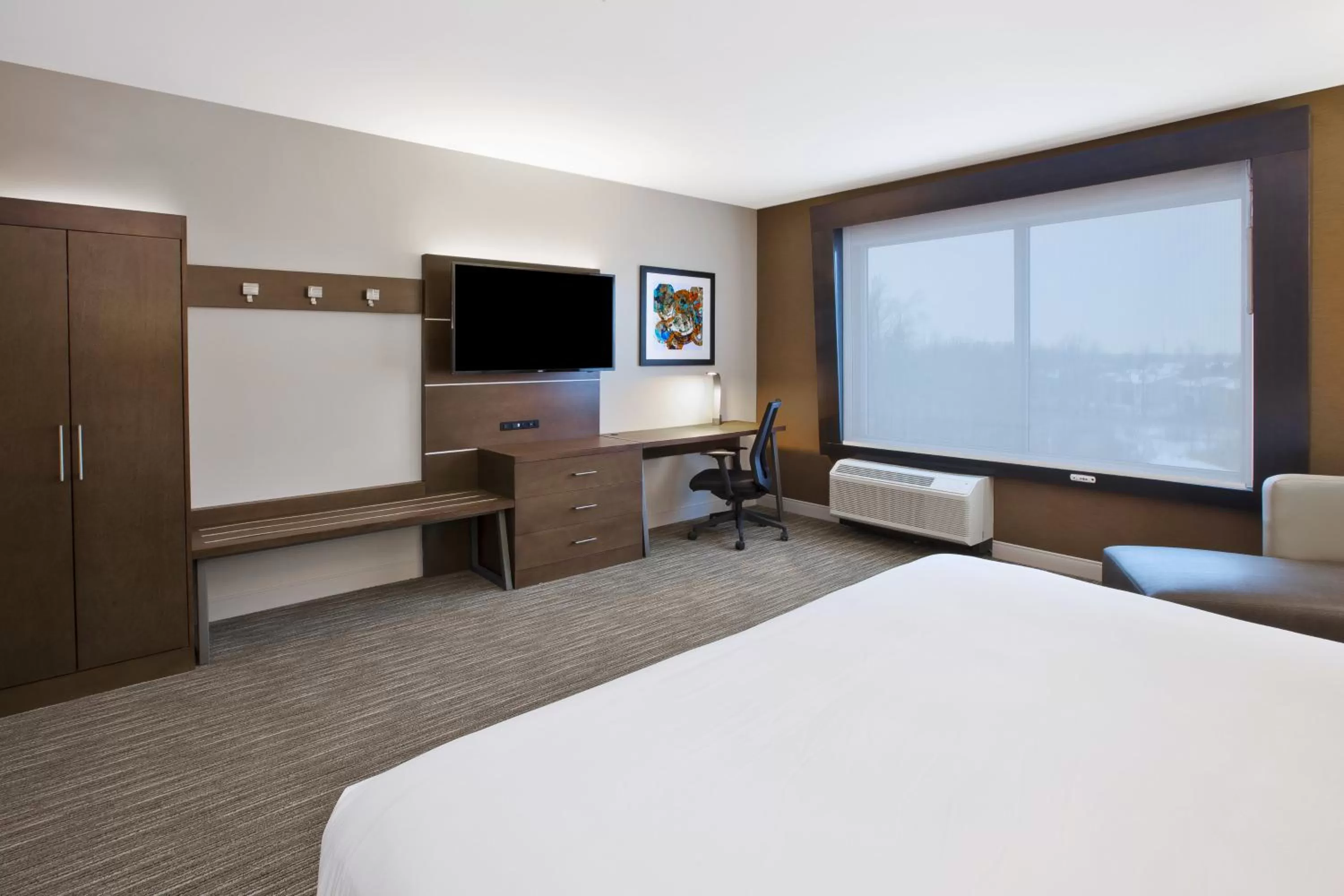 Photo of the whole room, Bed in Holiday Inn Express & Suites Okemos - University Area by IHG
