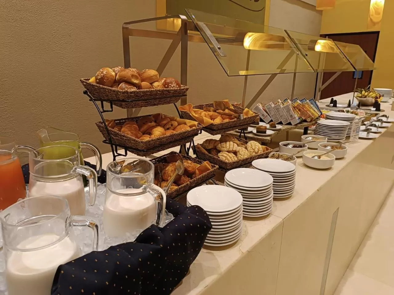 Restaurant/places to eat in Holiday Inn Puebla Finsa by IHG