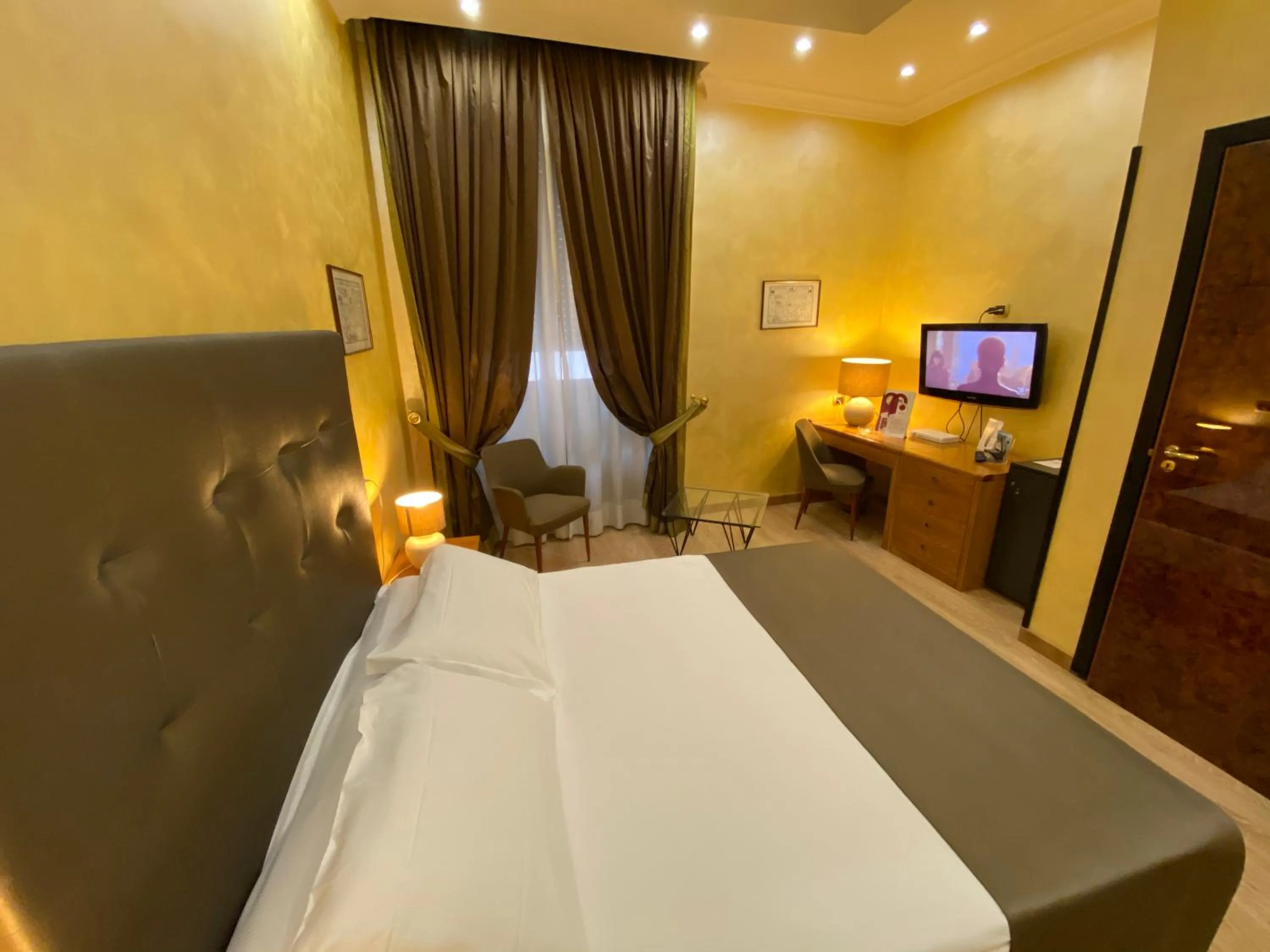 Photo of the whole room, Bed in Hotel Cicolella