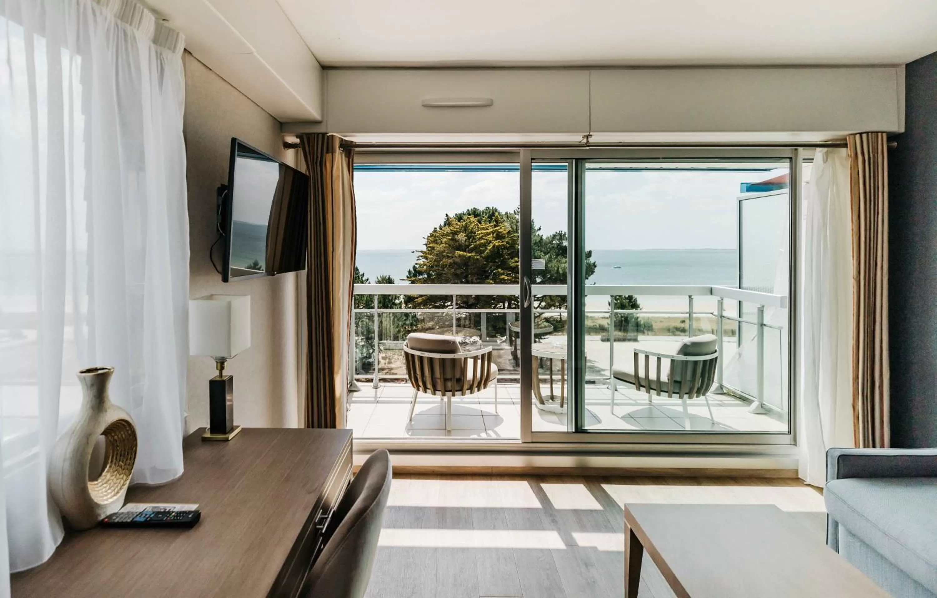 TV and multimedia in Le Diana Hôtel & Spa