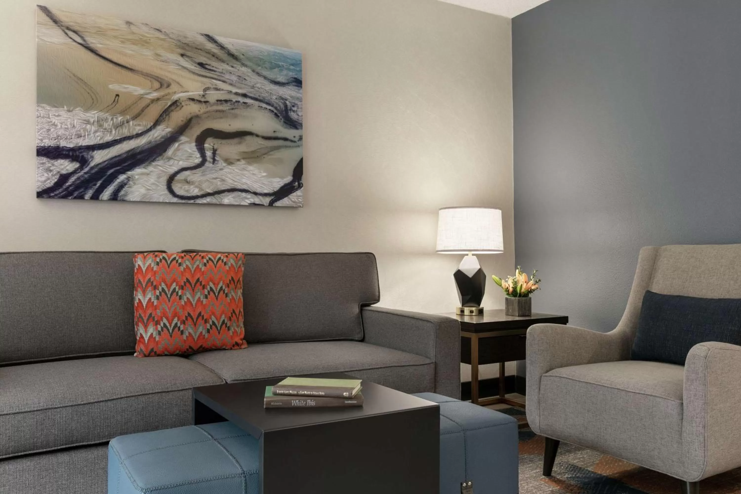 Living room in Embassy Suites by Hilton Los Angeles Downey