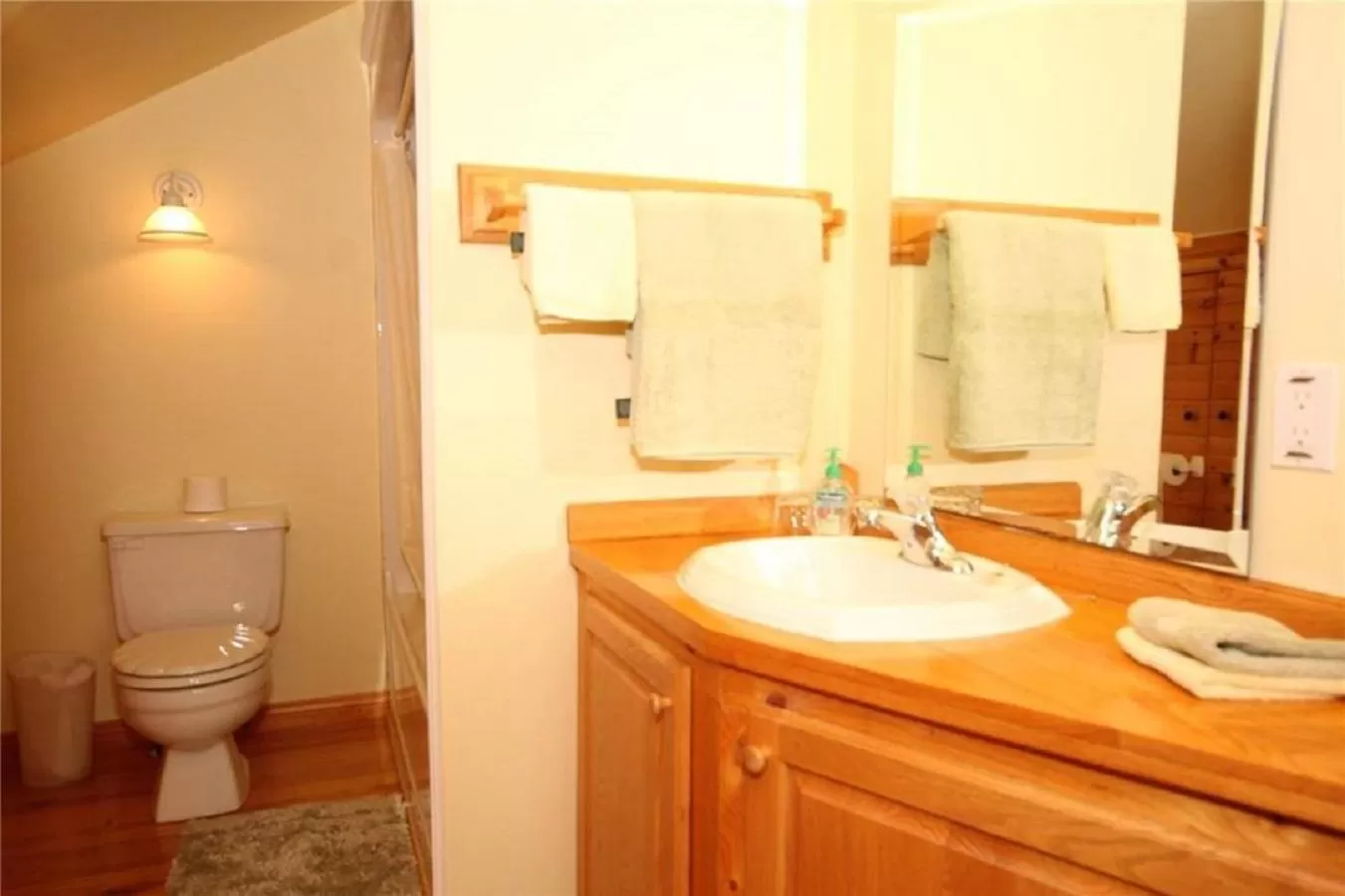 Bathroom in Rock Hill Bed & Breakfast