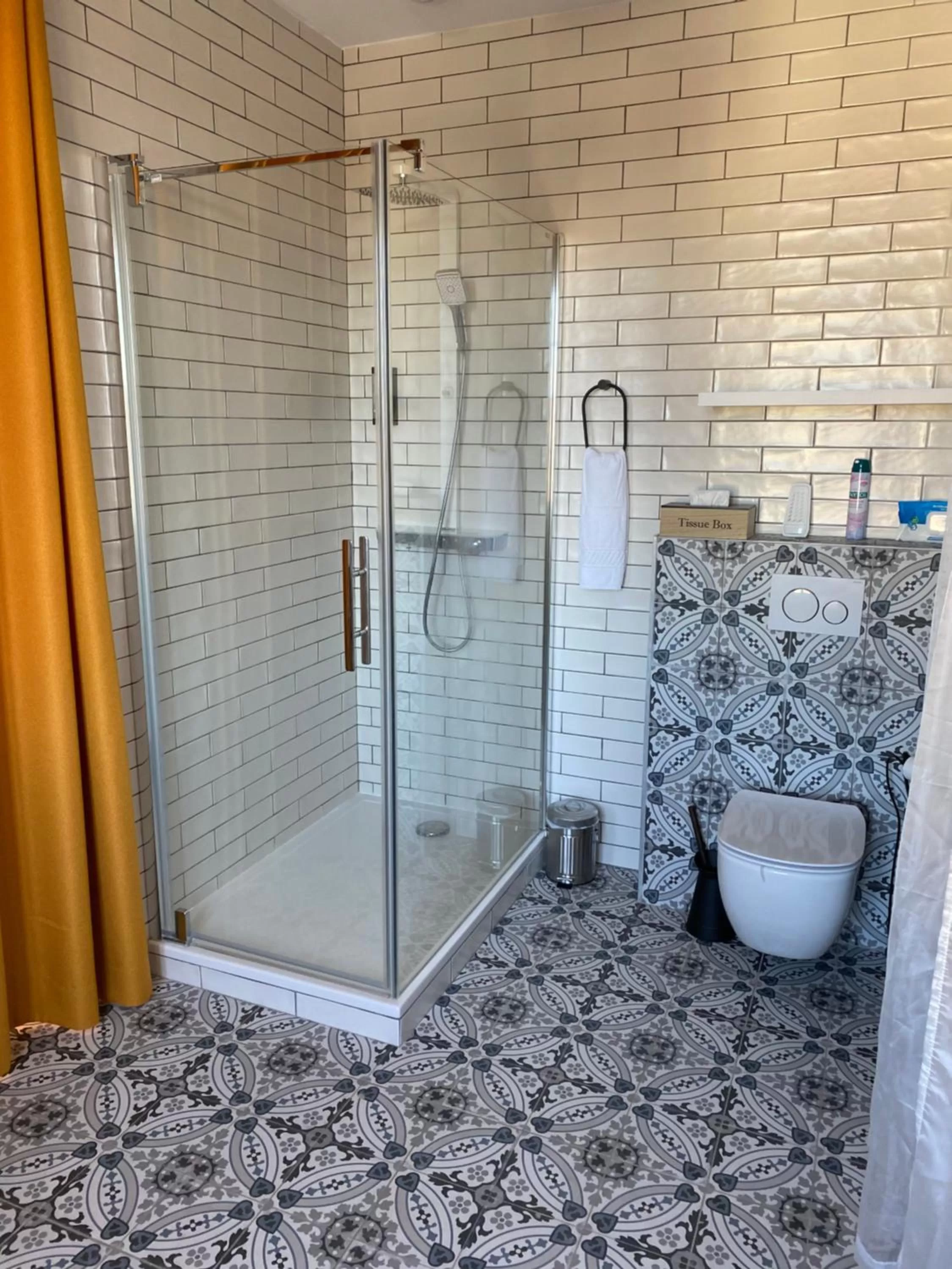 Bathroom in La Rochelle et l'Aunis