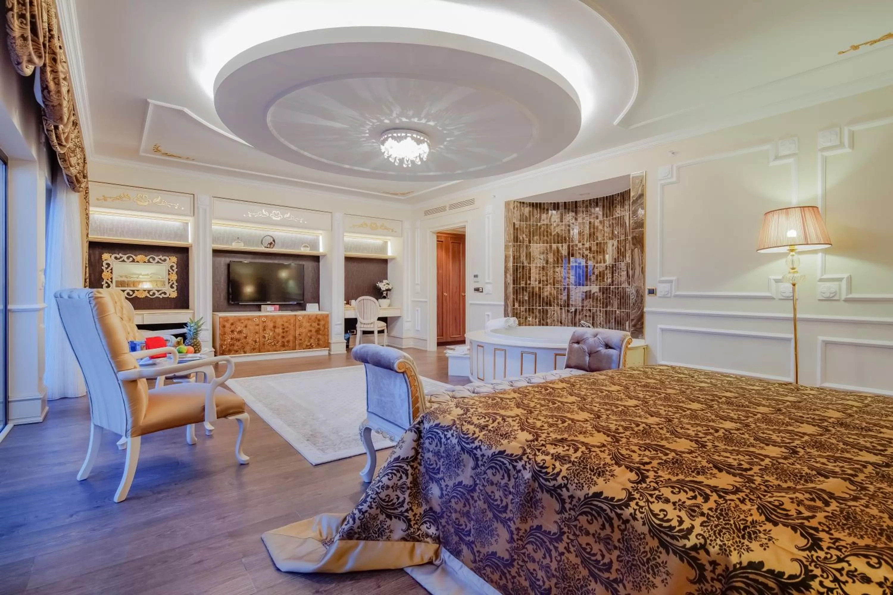 TV and multimedia in Royal Teos Thermal Resort Clinic & Spa - Halal Hotel