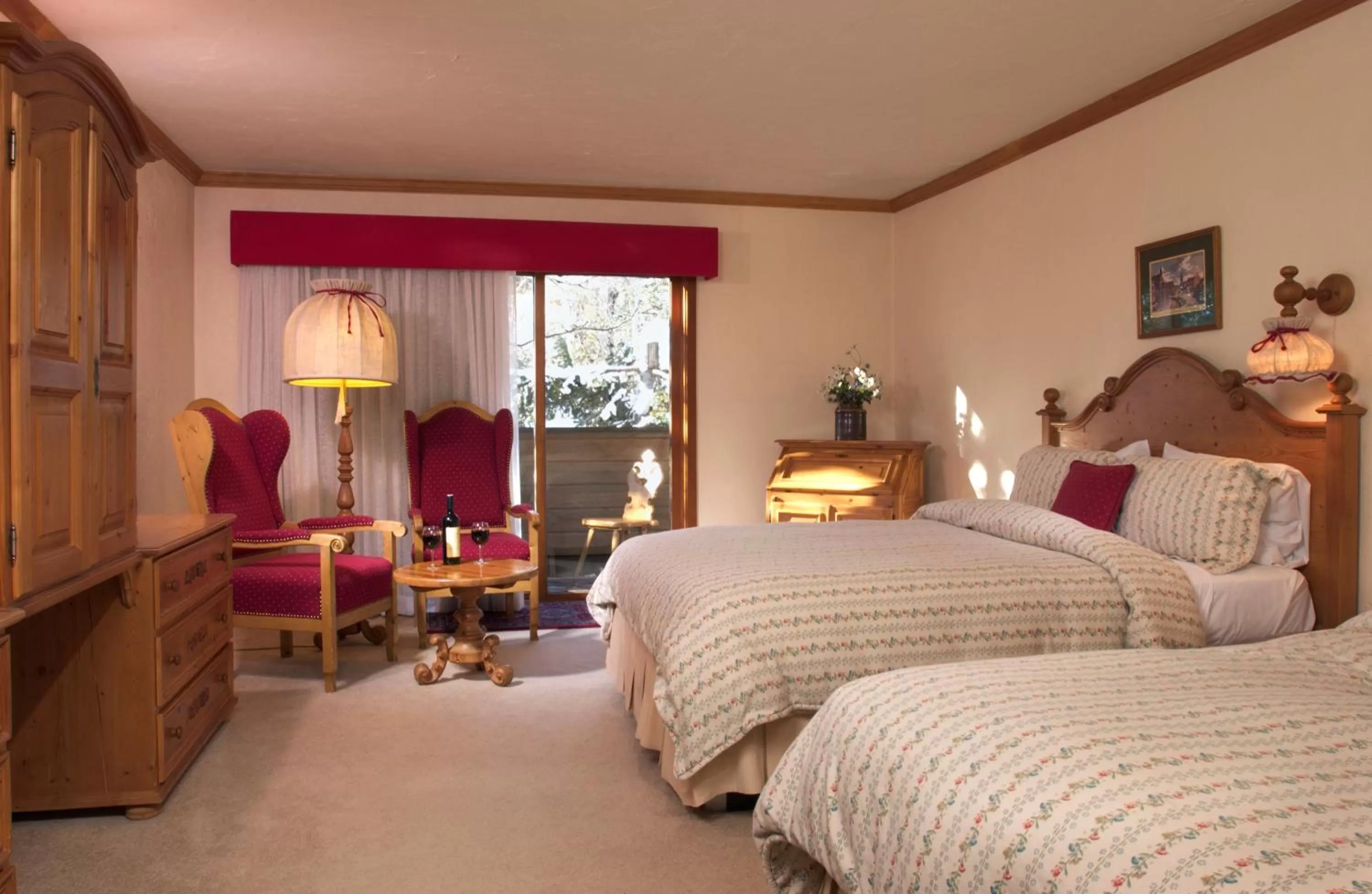 Tyrolean Queen Room in The Alpenhof