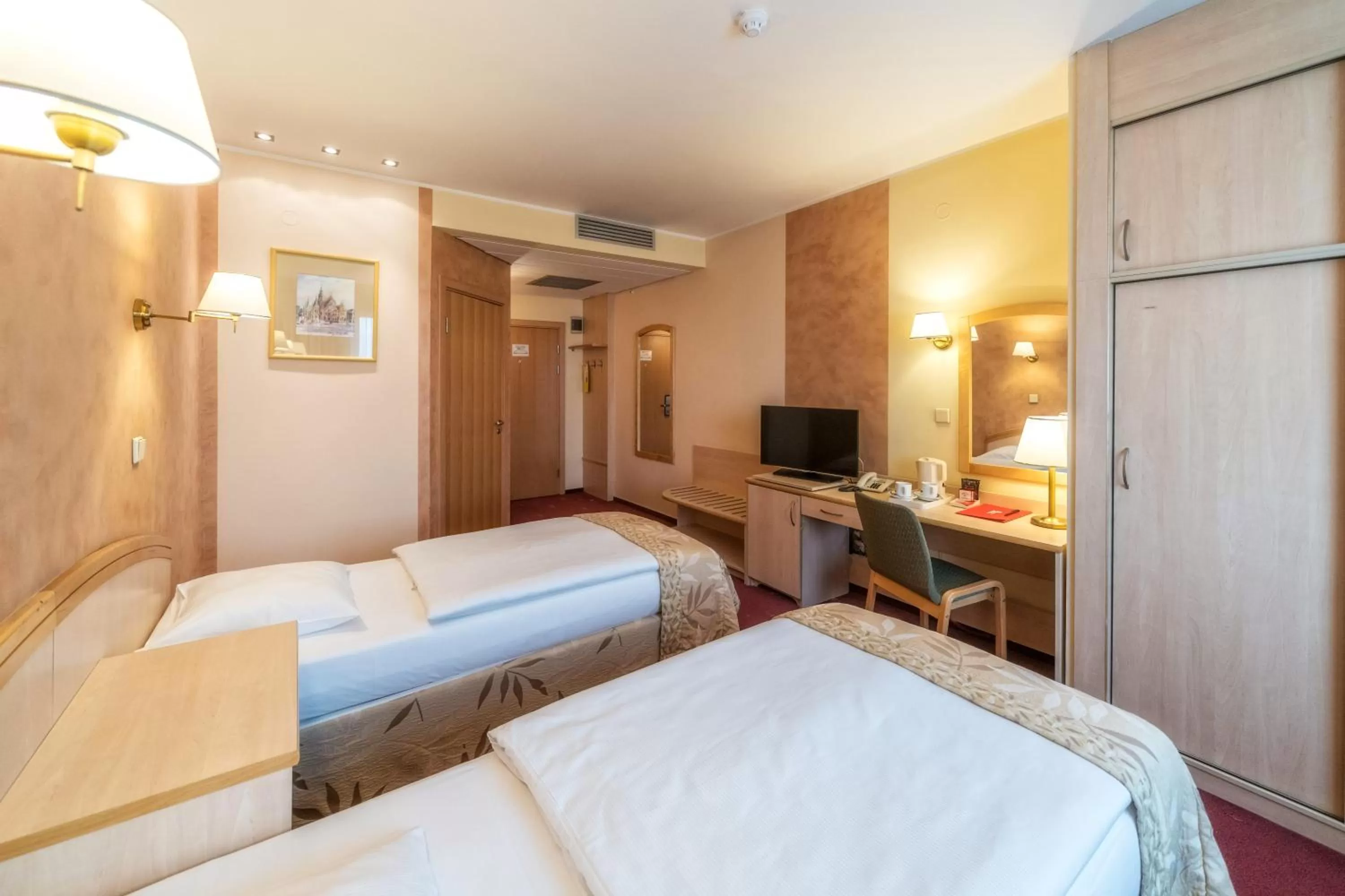 Bed in HP Park Plaza