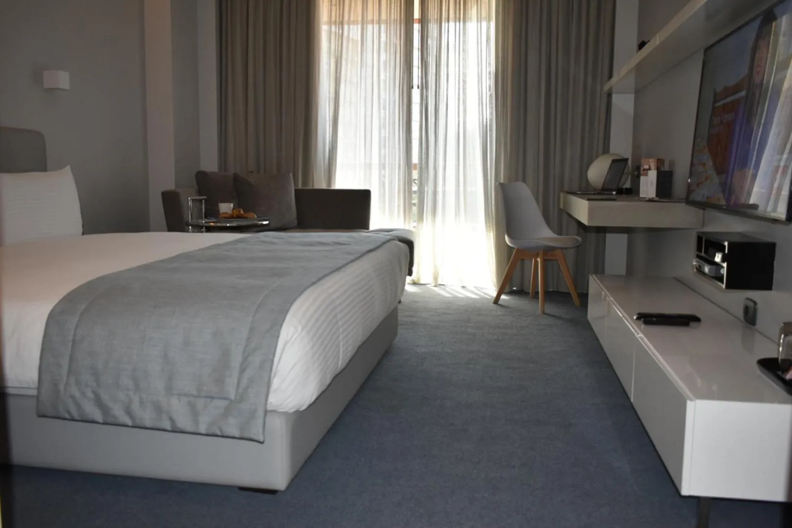 Photo of the whole room, Bed in ParkTower Suites