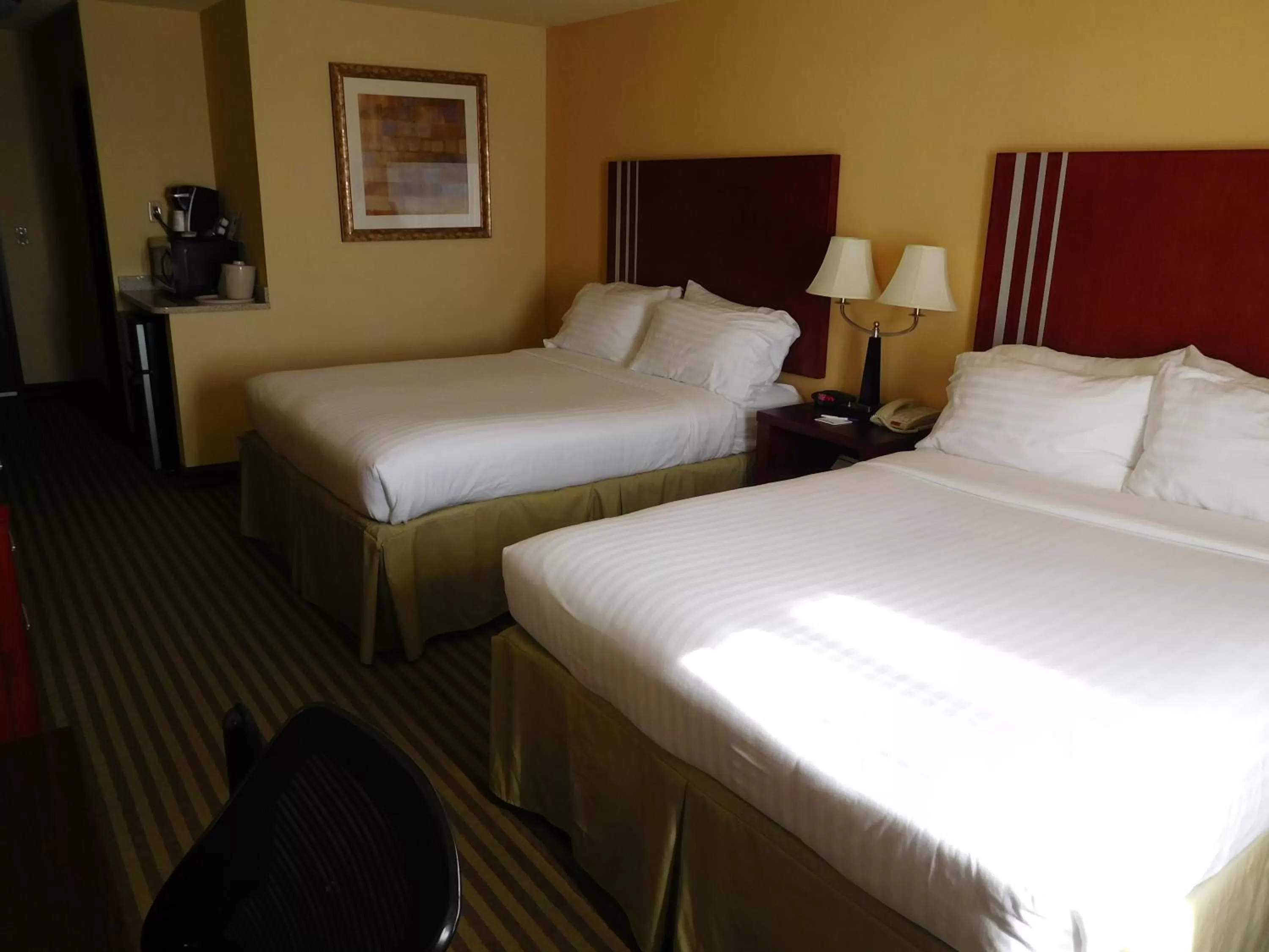 Photo of the whole room, Bed in Holiday Inn Express Ponca City by IHG