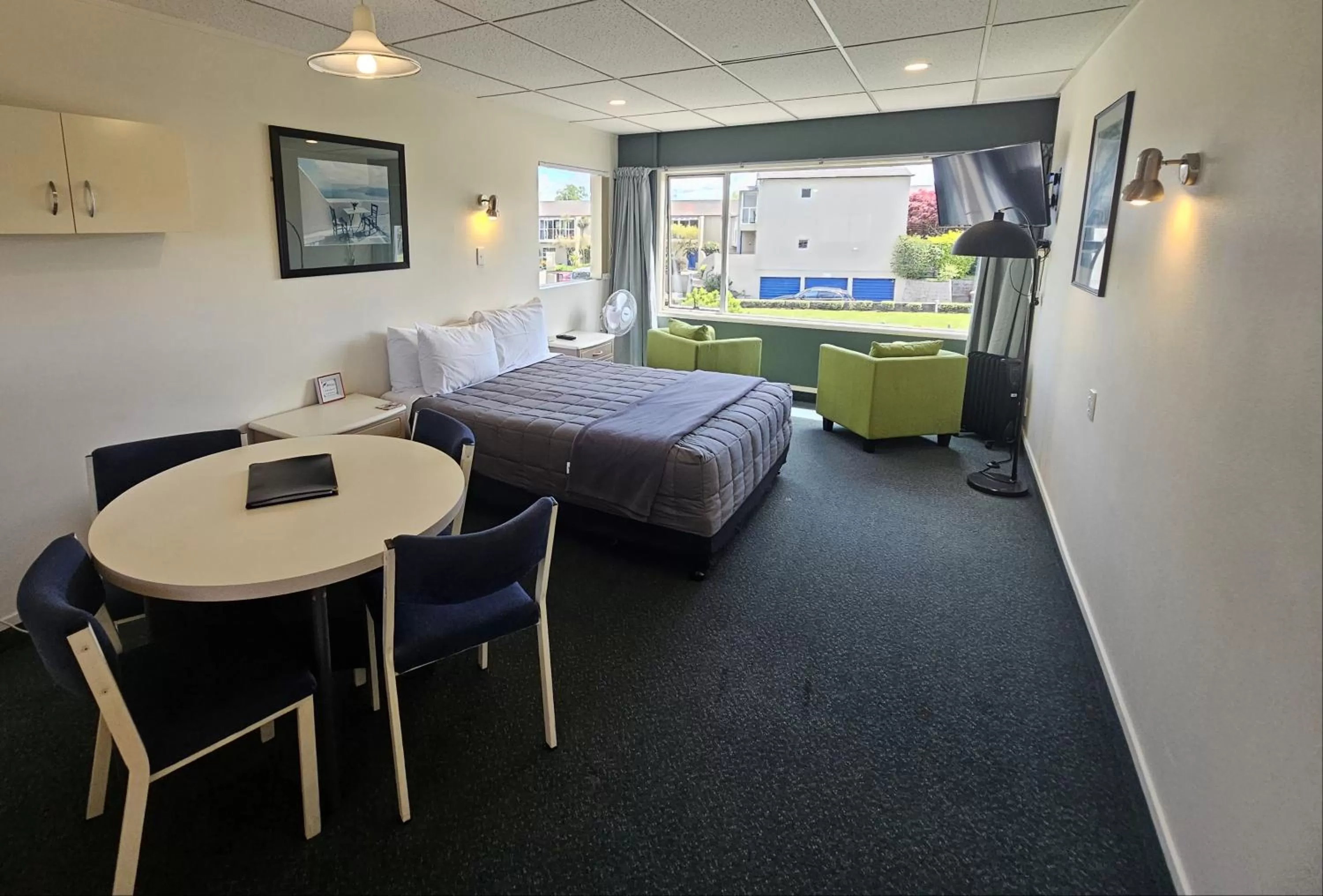 Bedroom, Bed in Tui Oaks Motel