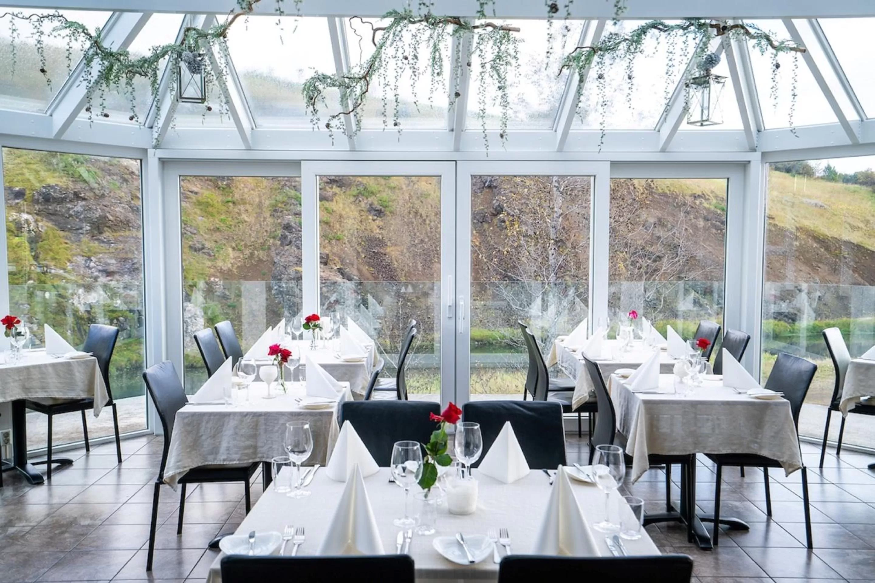 Restaurant/places to eat in Frost and Fire Hotel