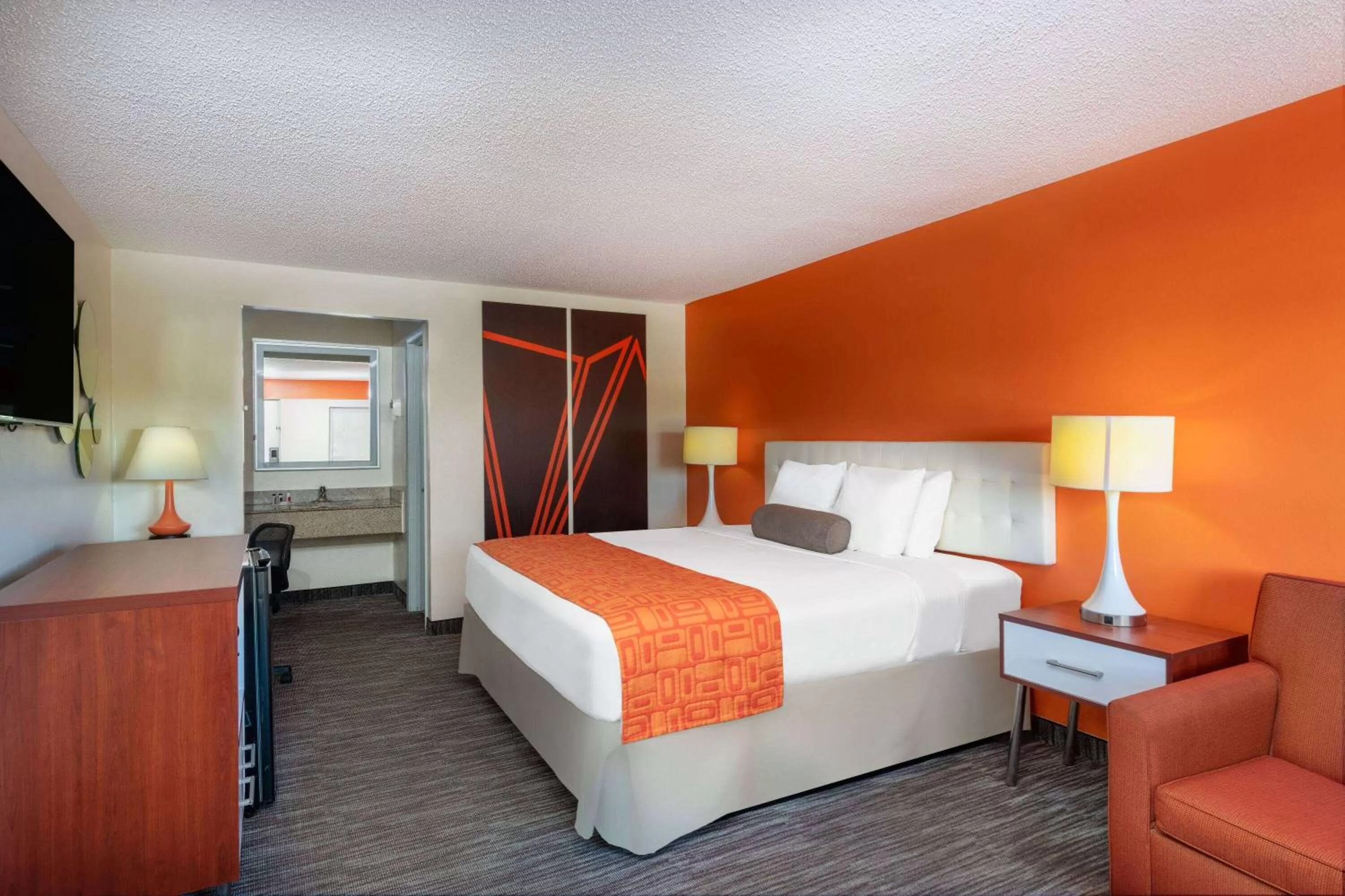 Photo of the whole room, Bed in Howard Johnson by Wyndham Vero Beach/I-95