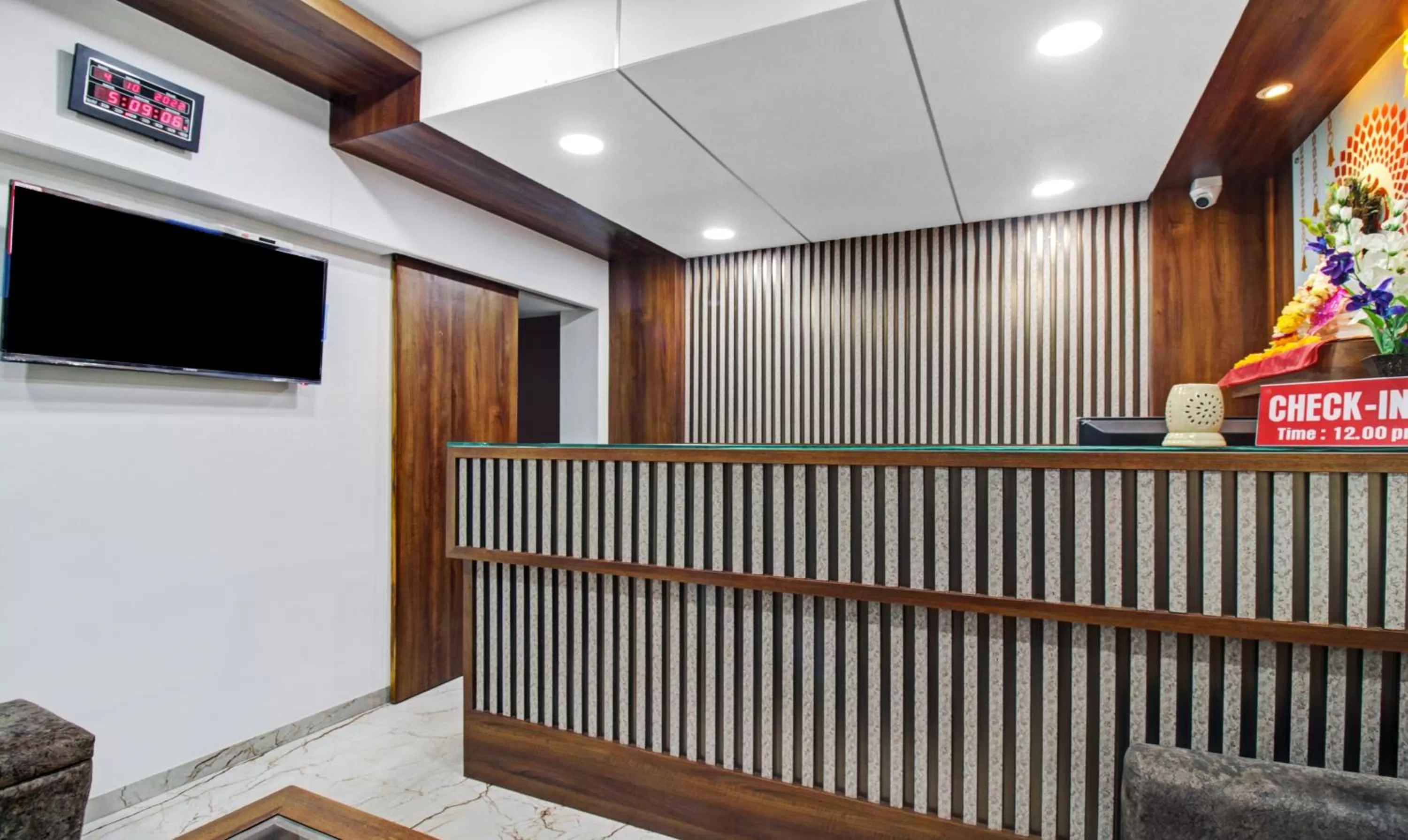 Lobby or reception in Treebo Hotel Rk Inn, Railway Station