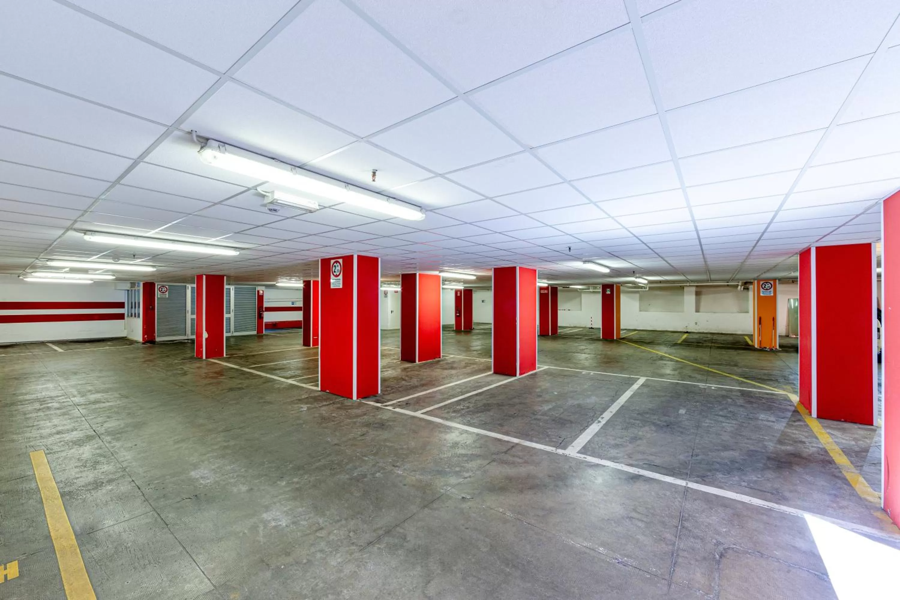 Parking in Ambassador Palace Hotel