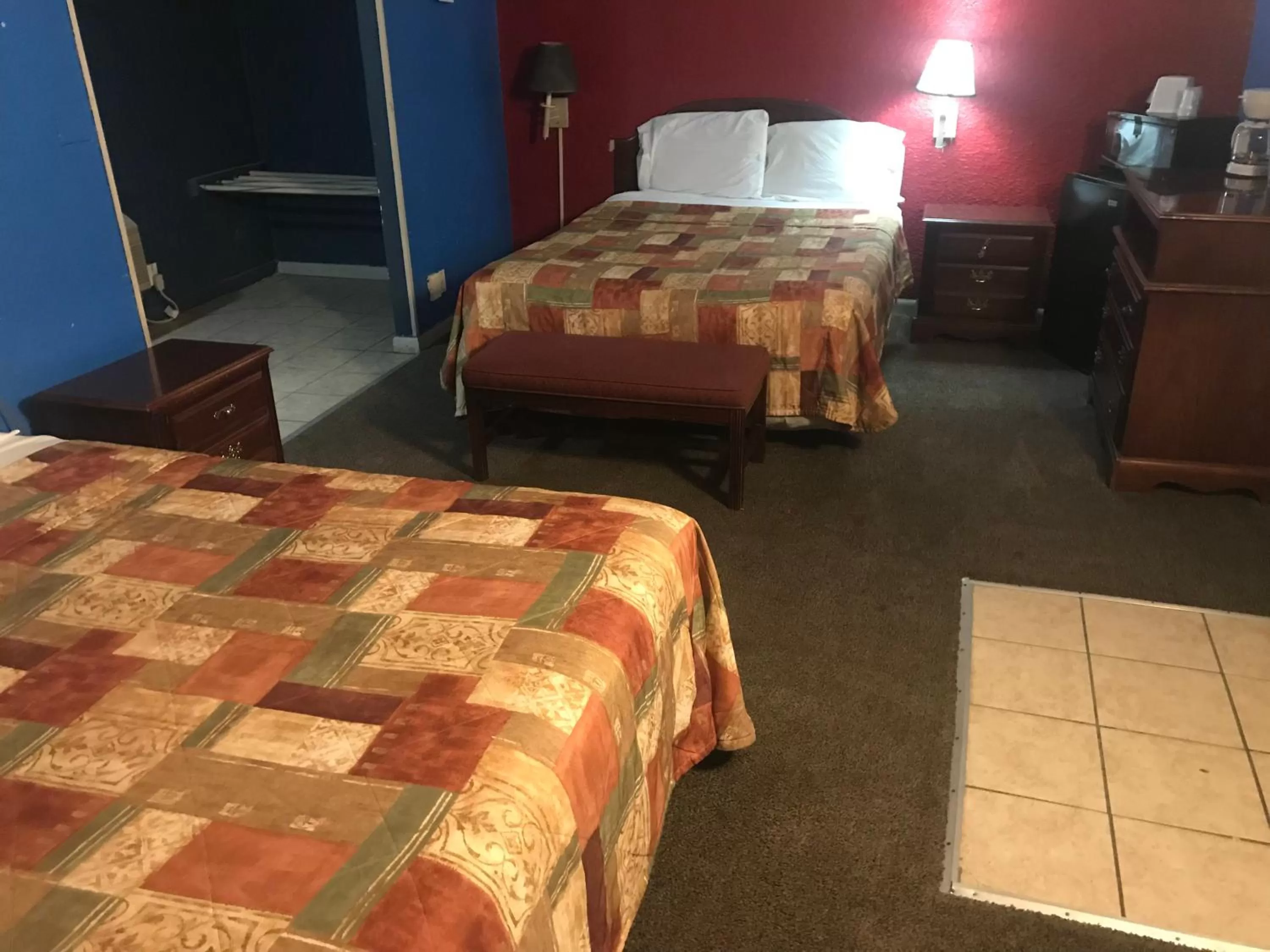 Bed in Western Inn Roswell