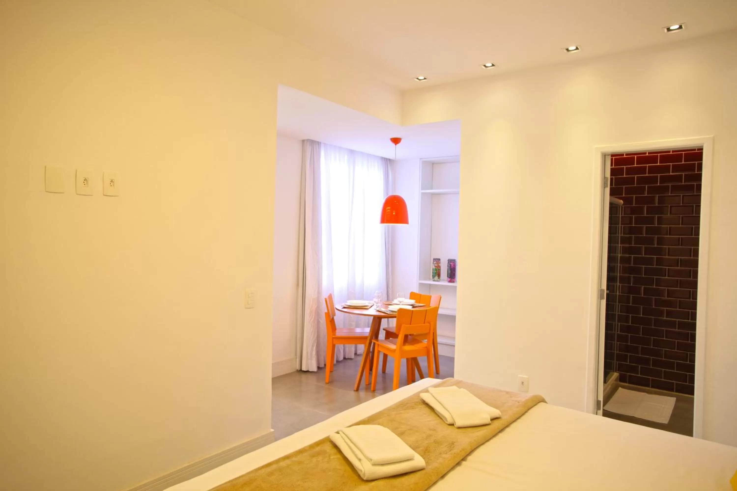 Bathroom, Bed in New Sugar Loft Apartments