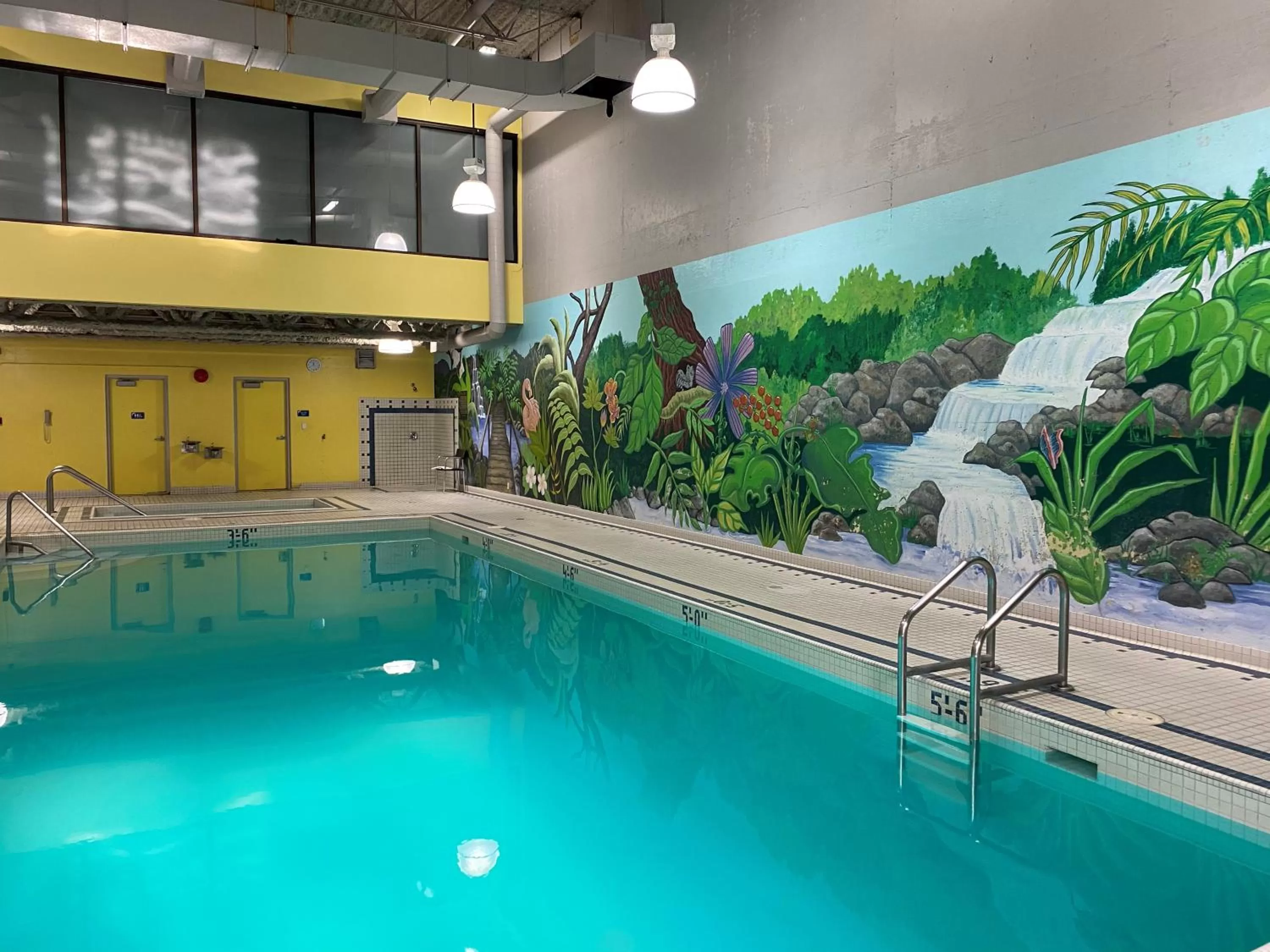 Pool view in Penticton Lakeside Resort