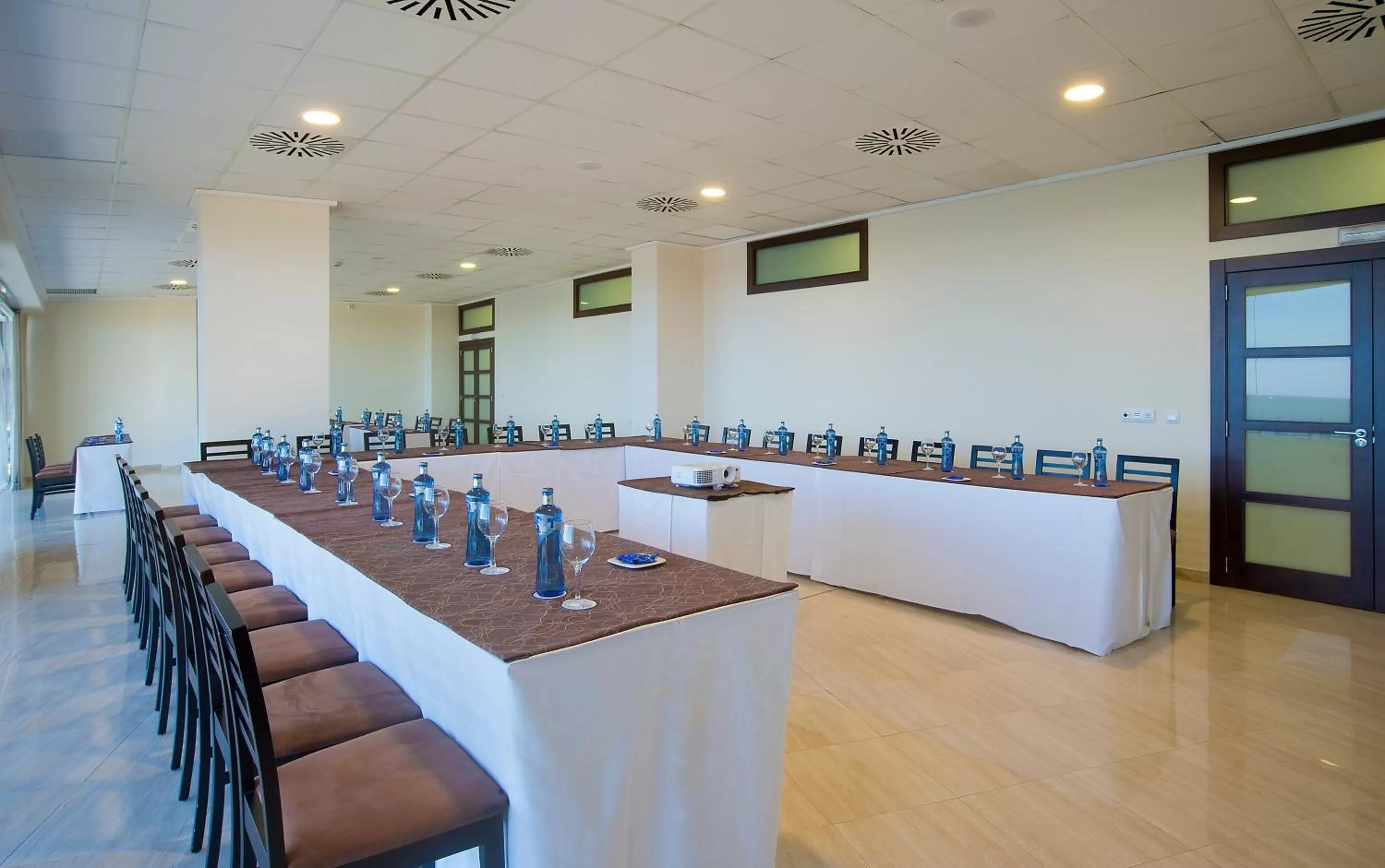 Meeting/conference room in Hotel Bahía Calpe by Pierre & Vacances