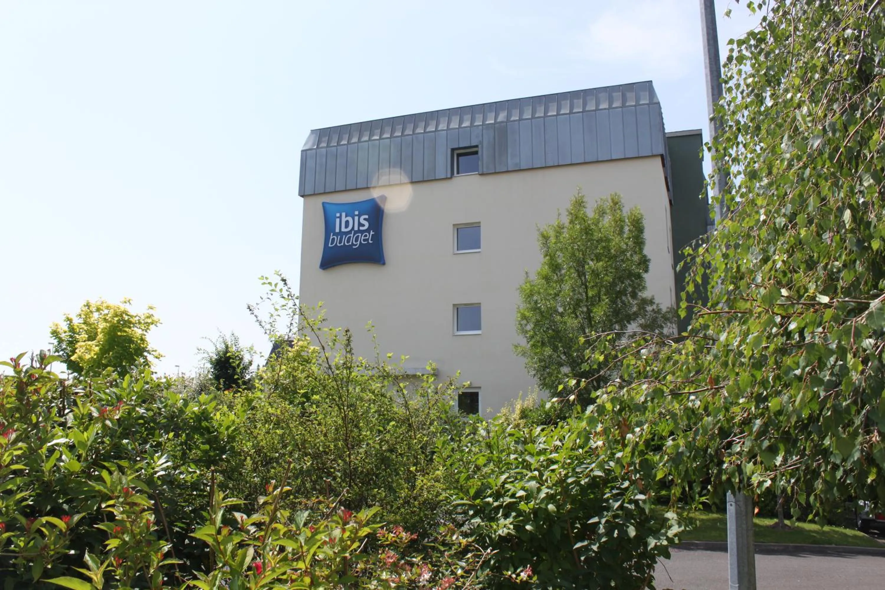 Facade/entrance in ibis budget Amboise