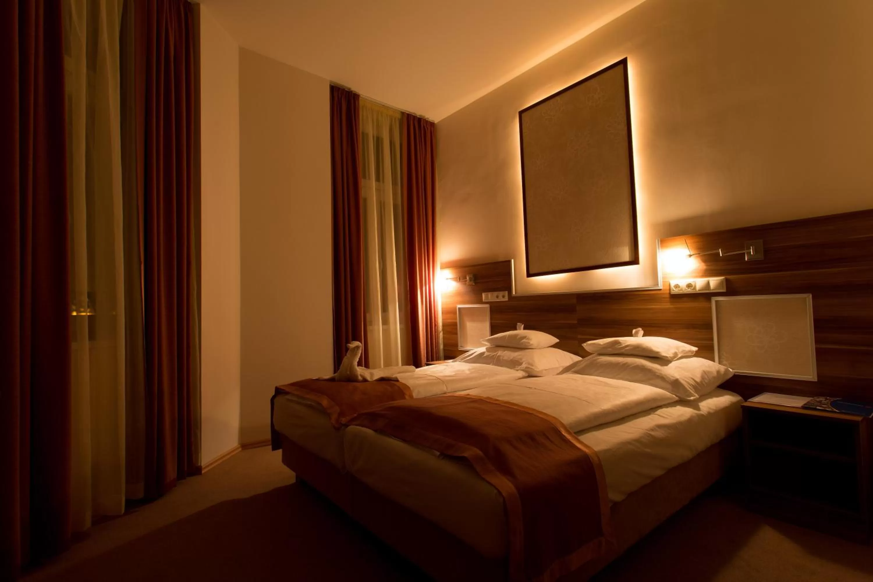 Photo of the whole room, Bed in Körös Panzió és Étterem