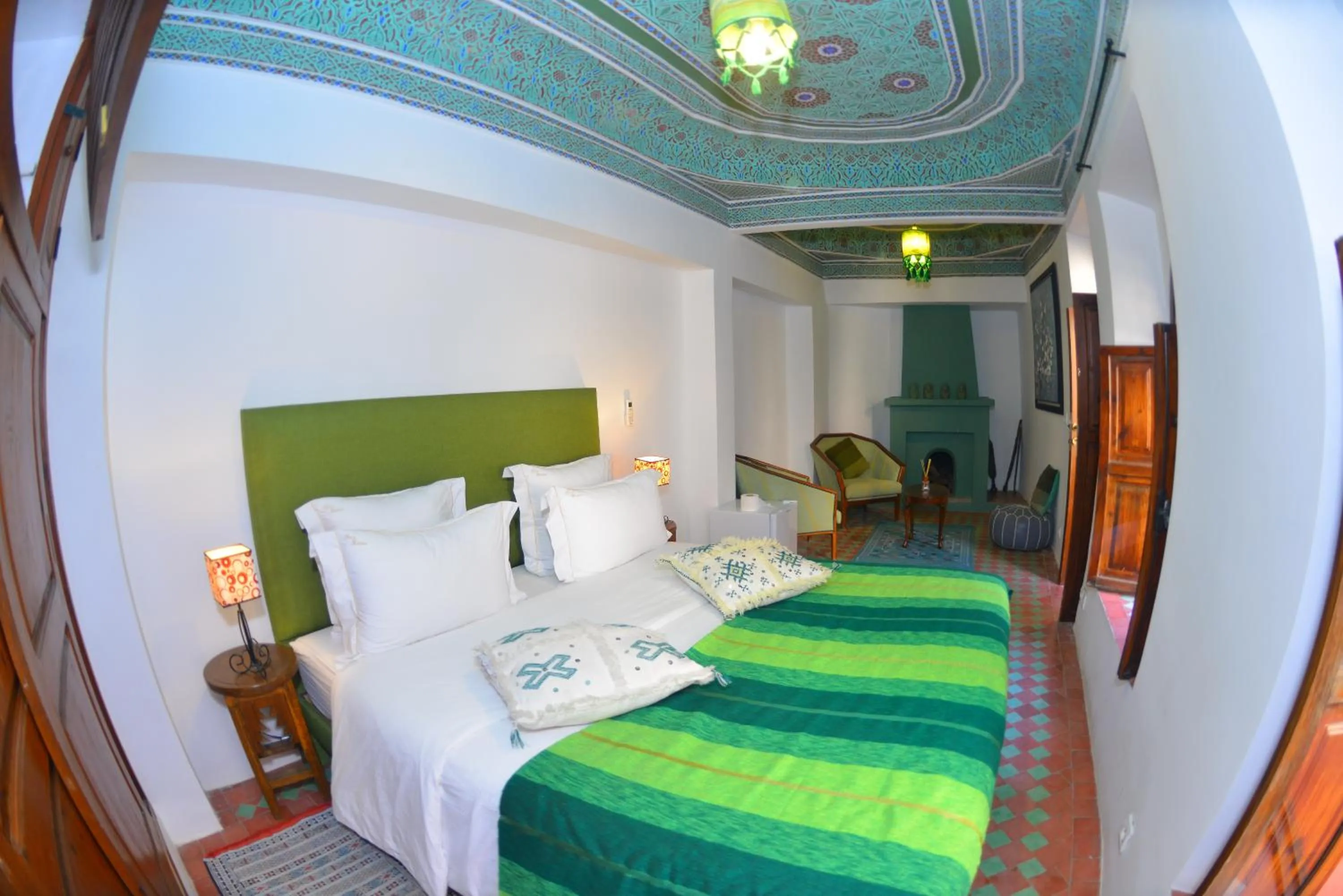 Photo of the whole room, Bed in Riad Hidden