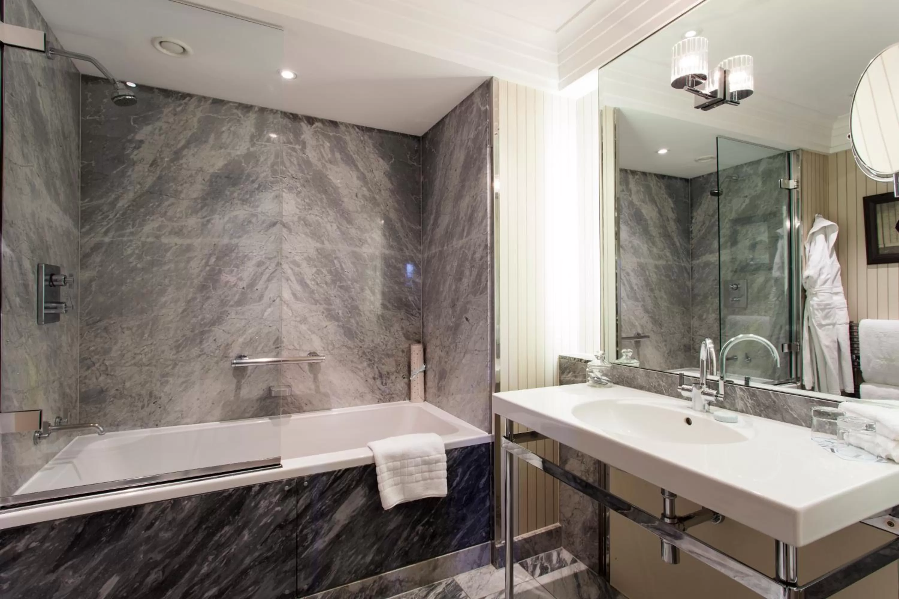 Bathroom in The Capital Hotel, Apartments & Townhouse - Small Luxury Hotels of The World