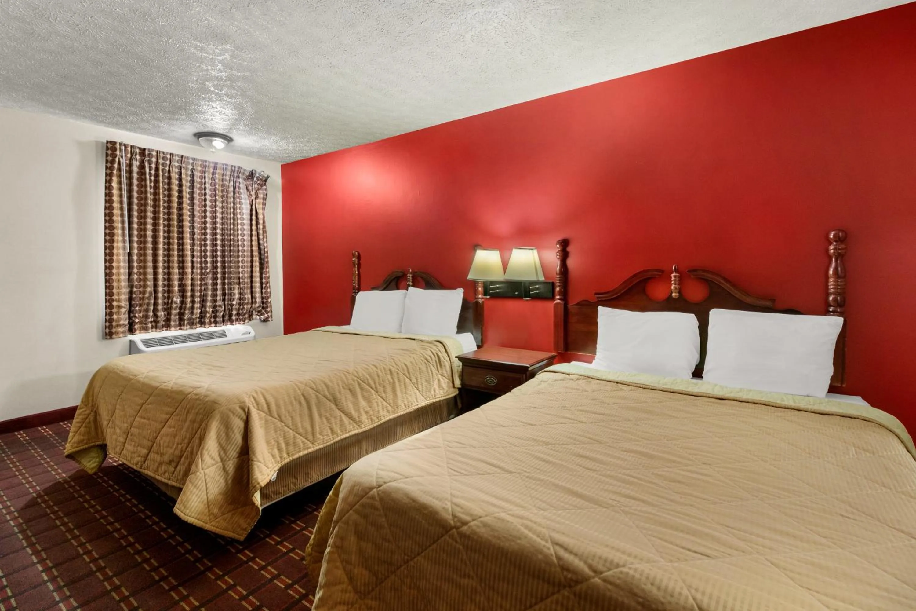 Photo of the whole room, Bed in Rodeway Inn Dickson