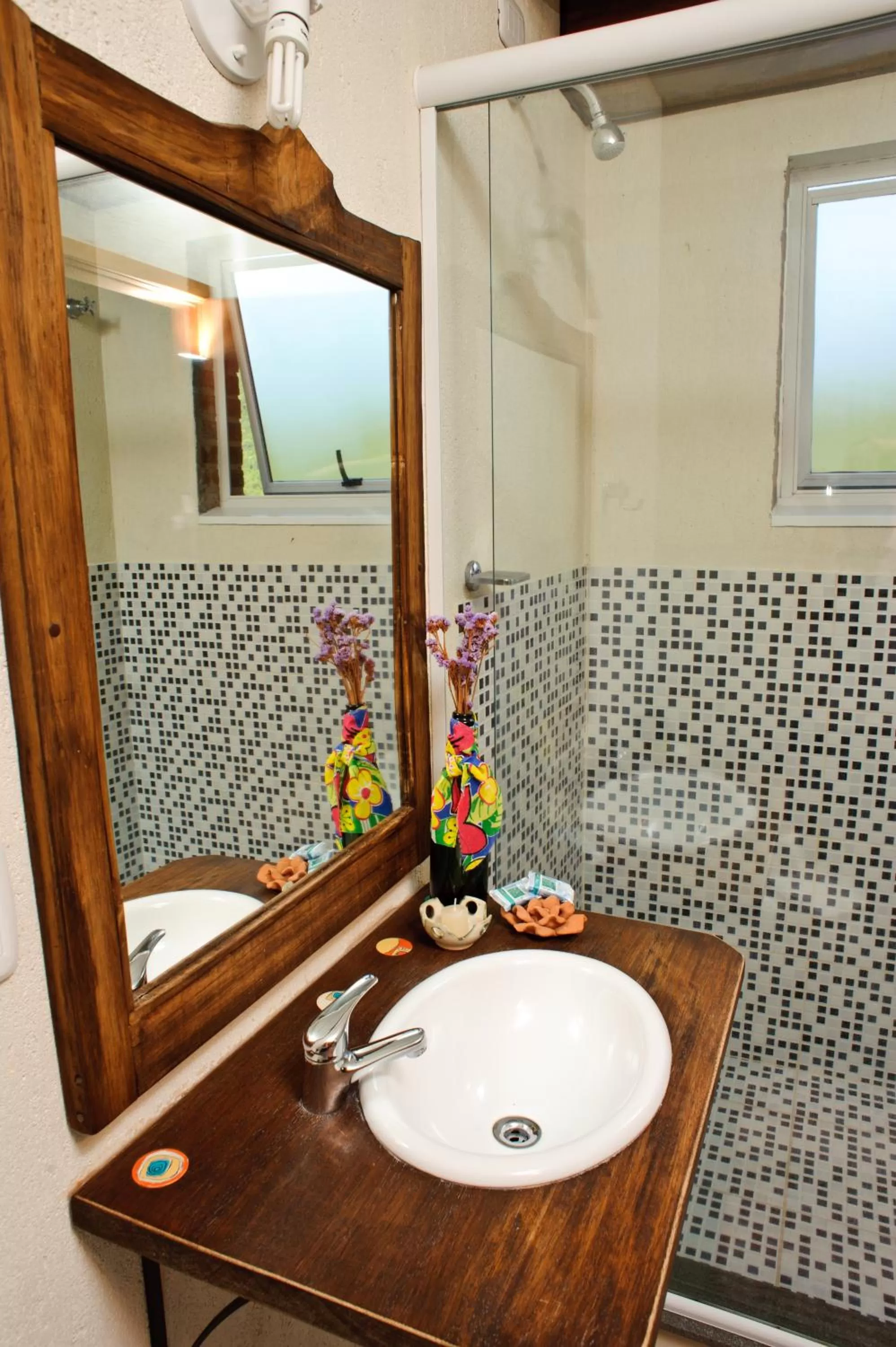 Bina's Haus Pousada, Cafeteria e Atelier