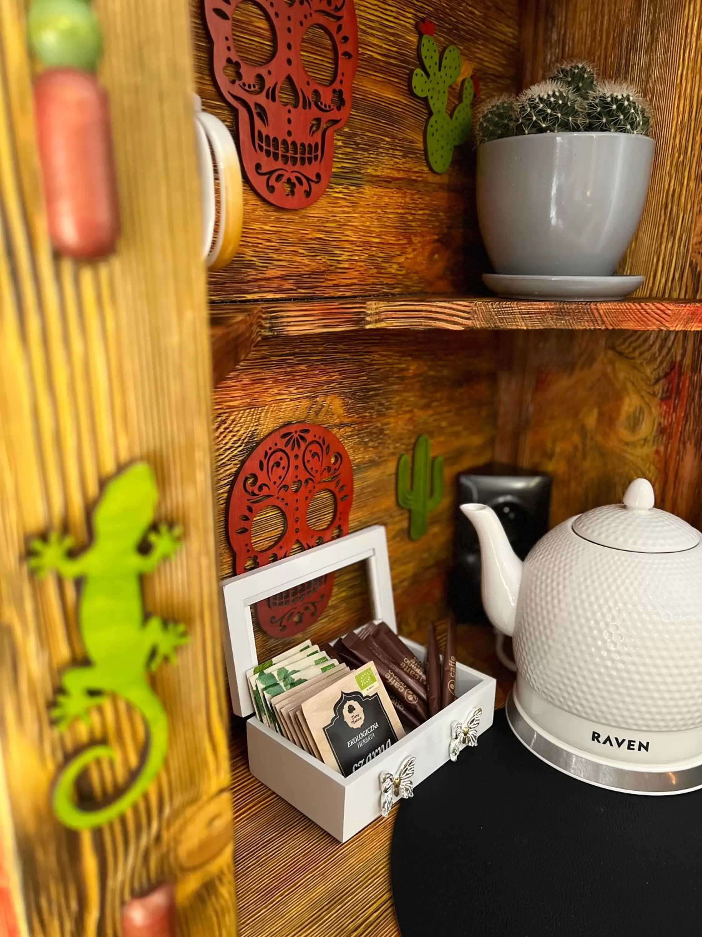 Coffee/tea facilities in Global Home - Aparthotel - No Contact Check In