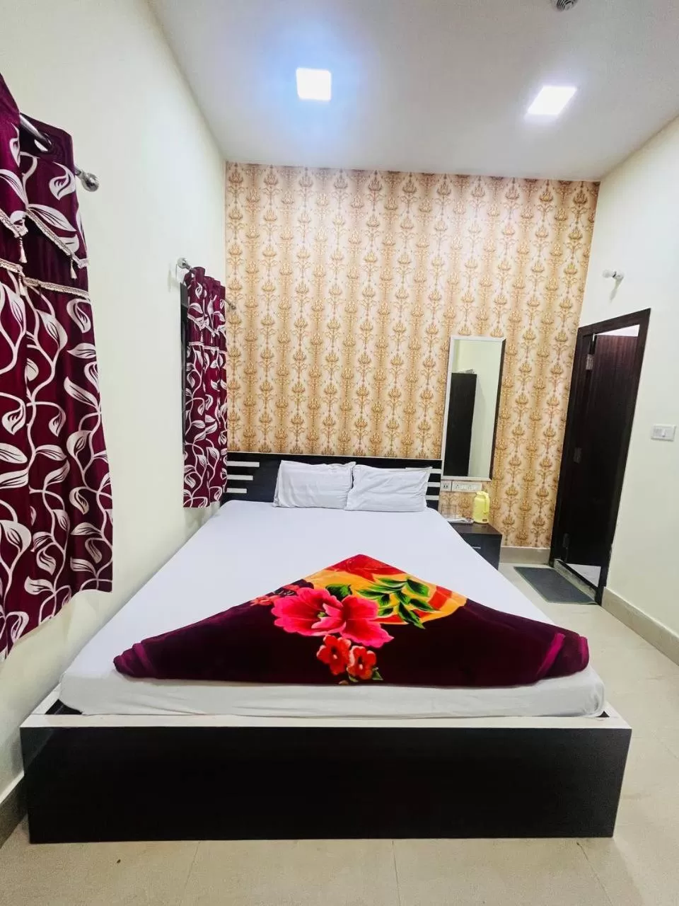 View (from property/room), Bed in Hotel Airlines