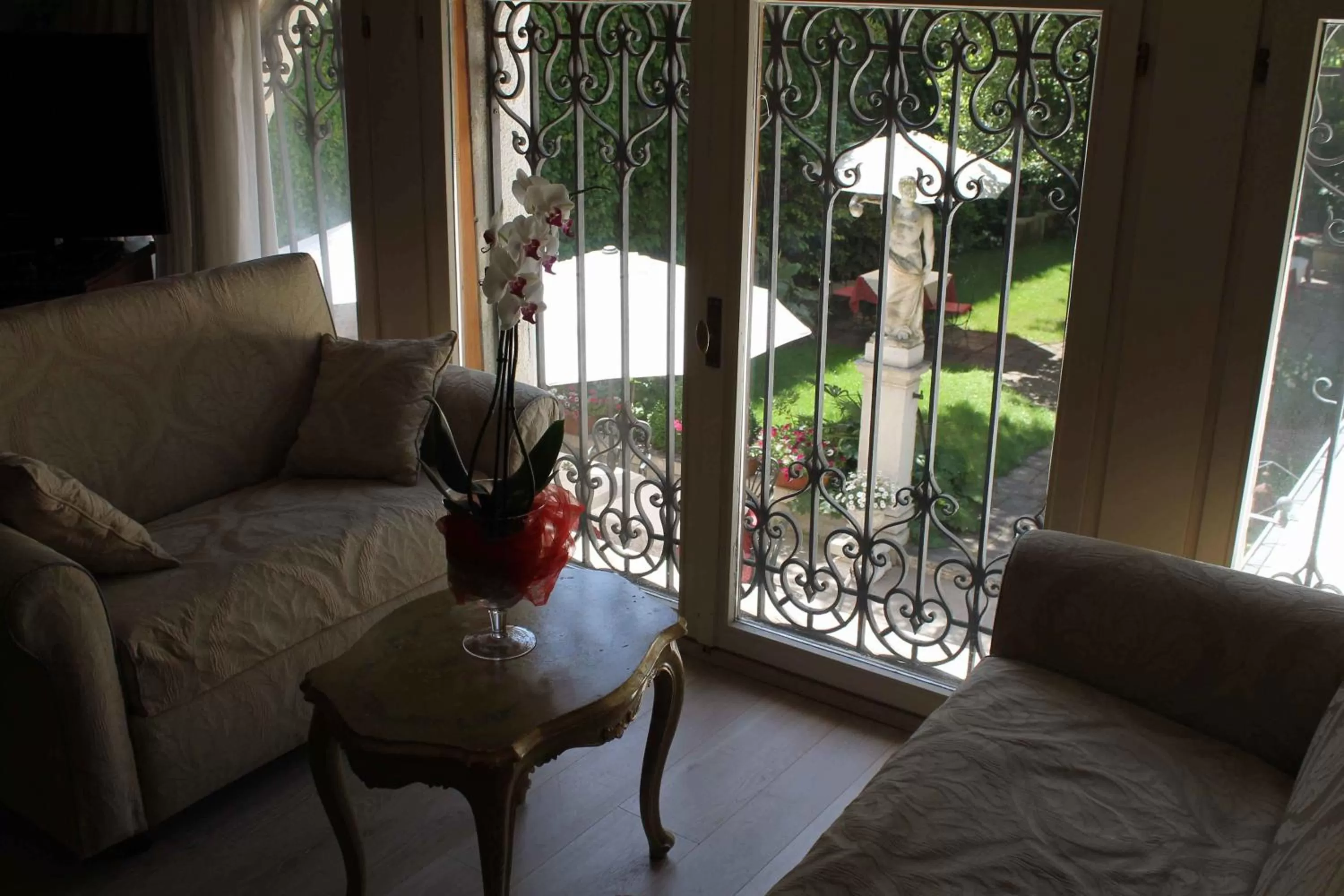 Seating area in Hotel Palazzo Abadessa