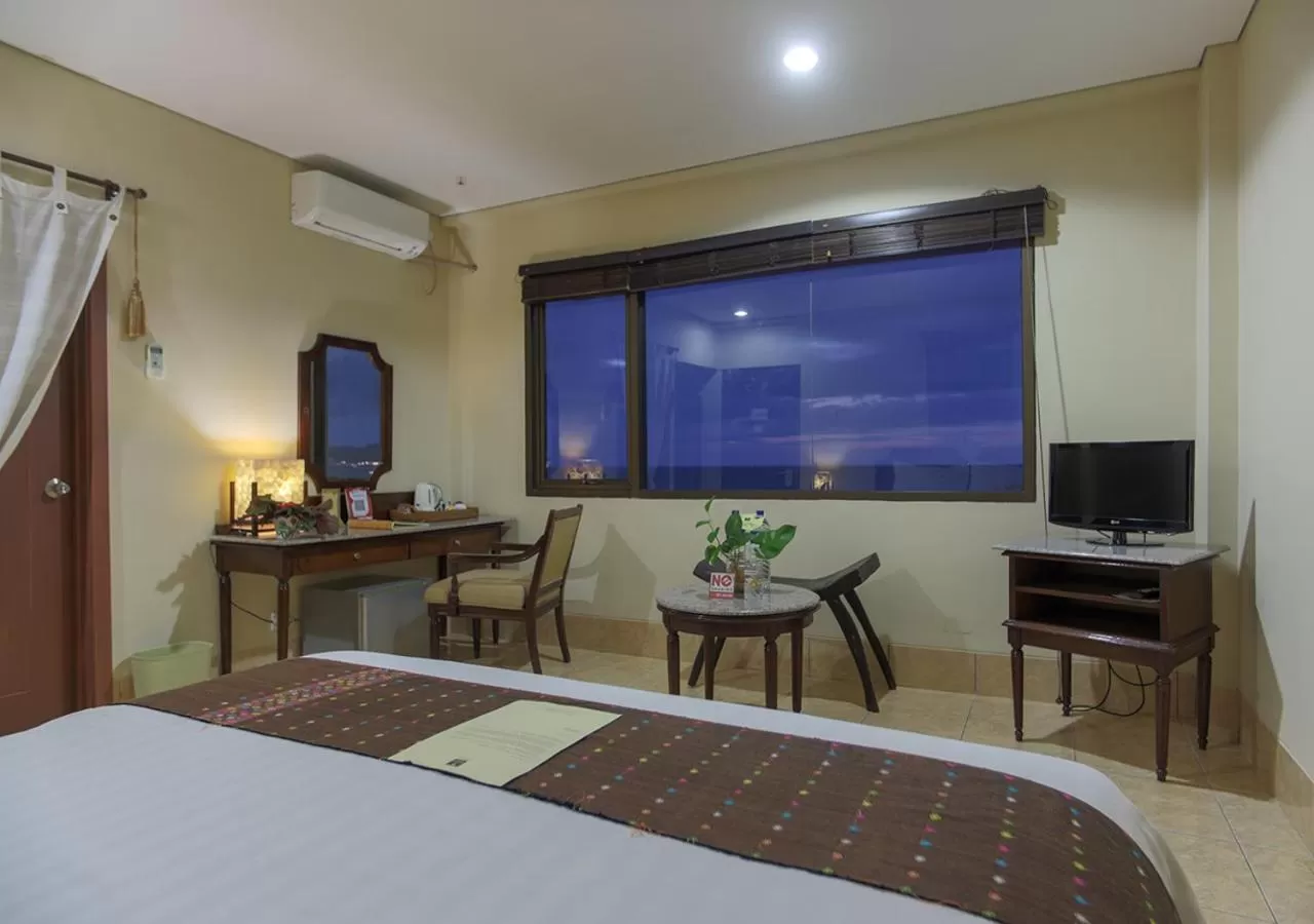 Sea view, Bed in The Jayakarta Suites Komodo Flores